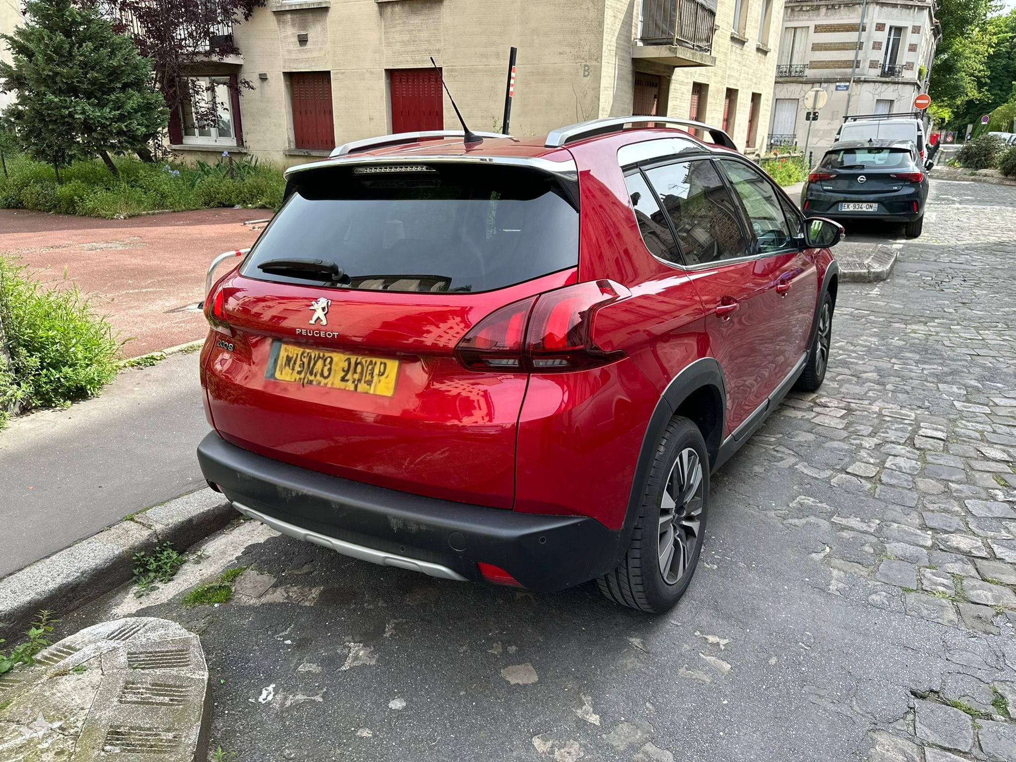 Peugeot 2008 Allure business avec Audio Bluetooth