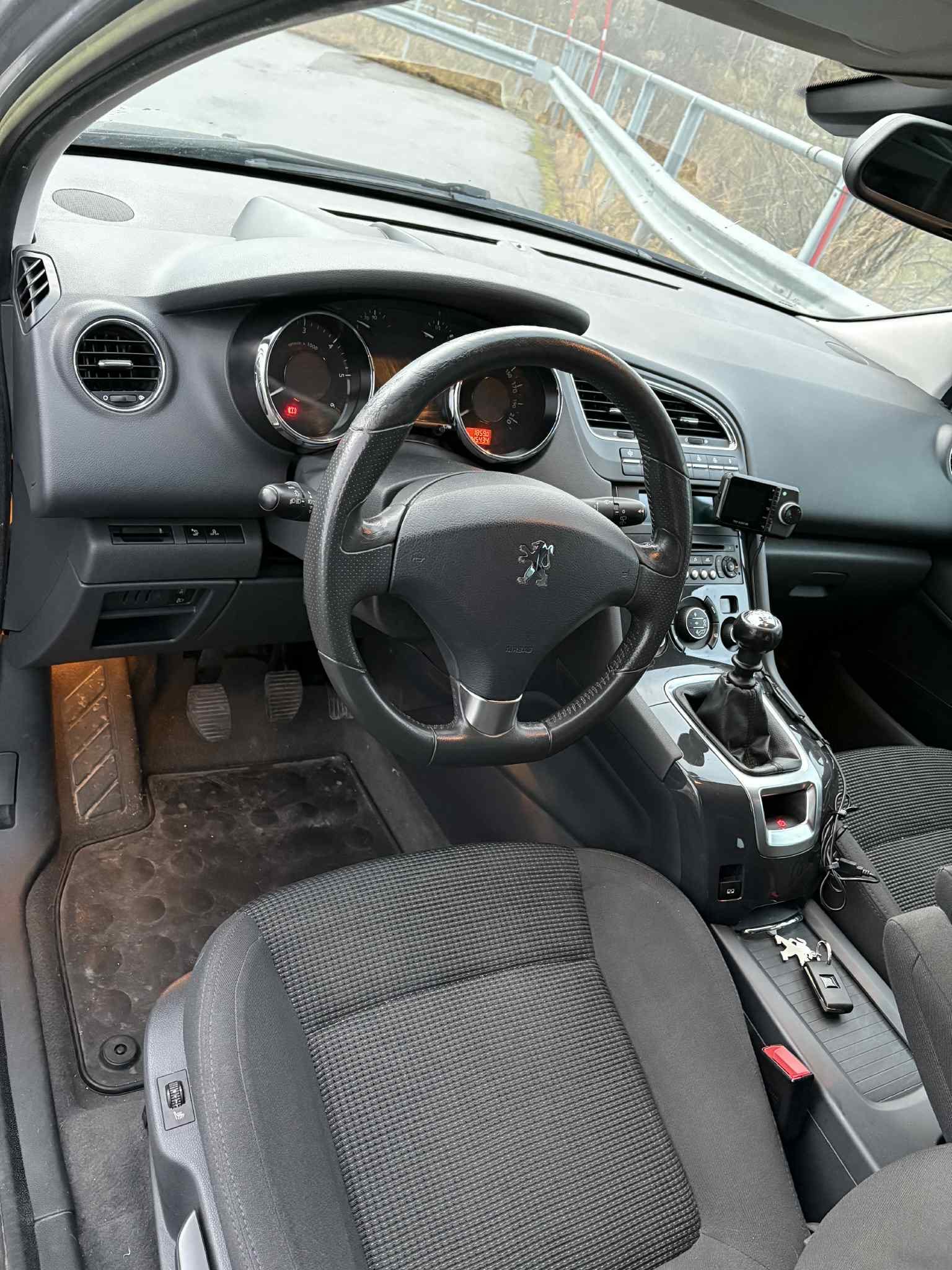 Peugeot 5008