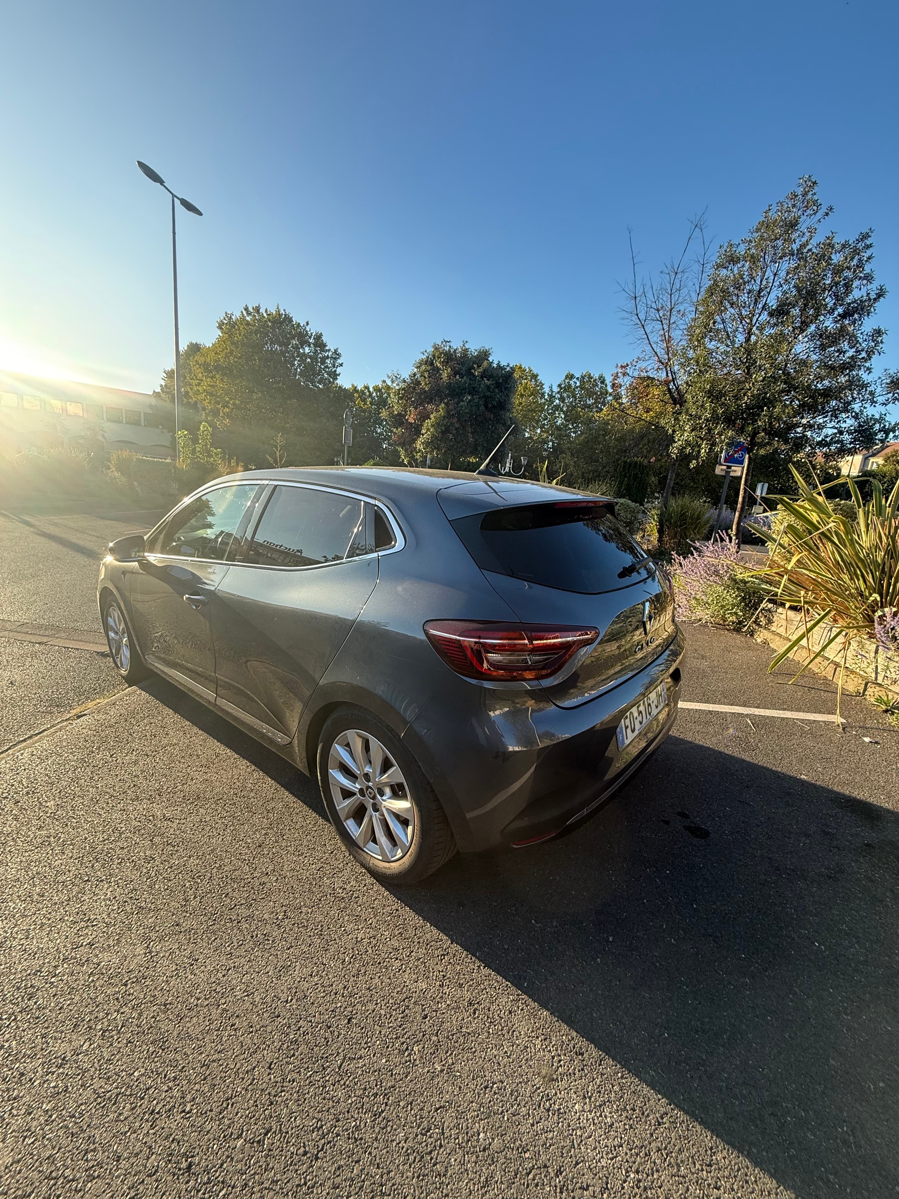 Renault Clio E-tech avec Caméra de recul