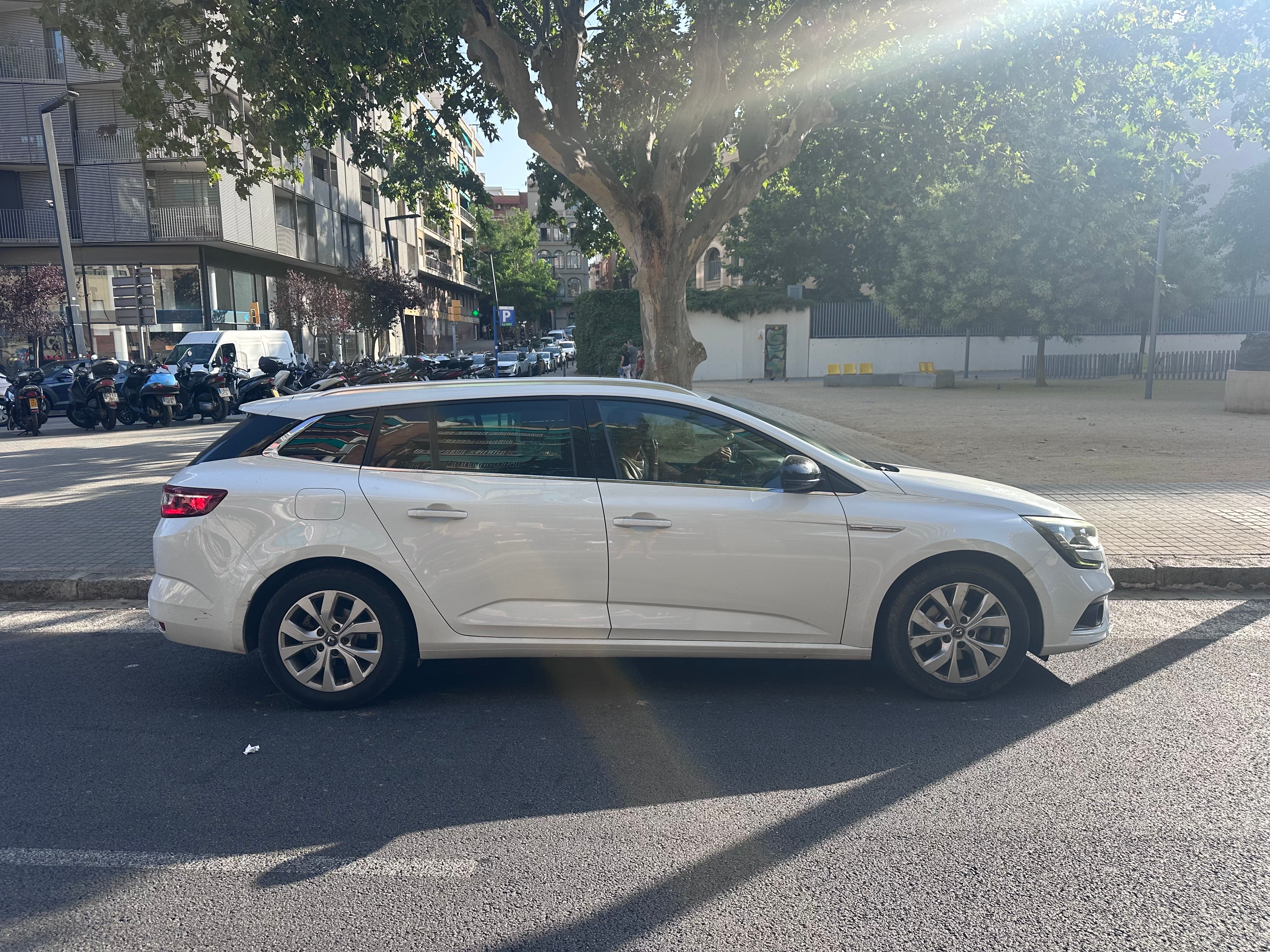 Renault Mégane Estate with Bluetooth audio