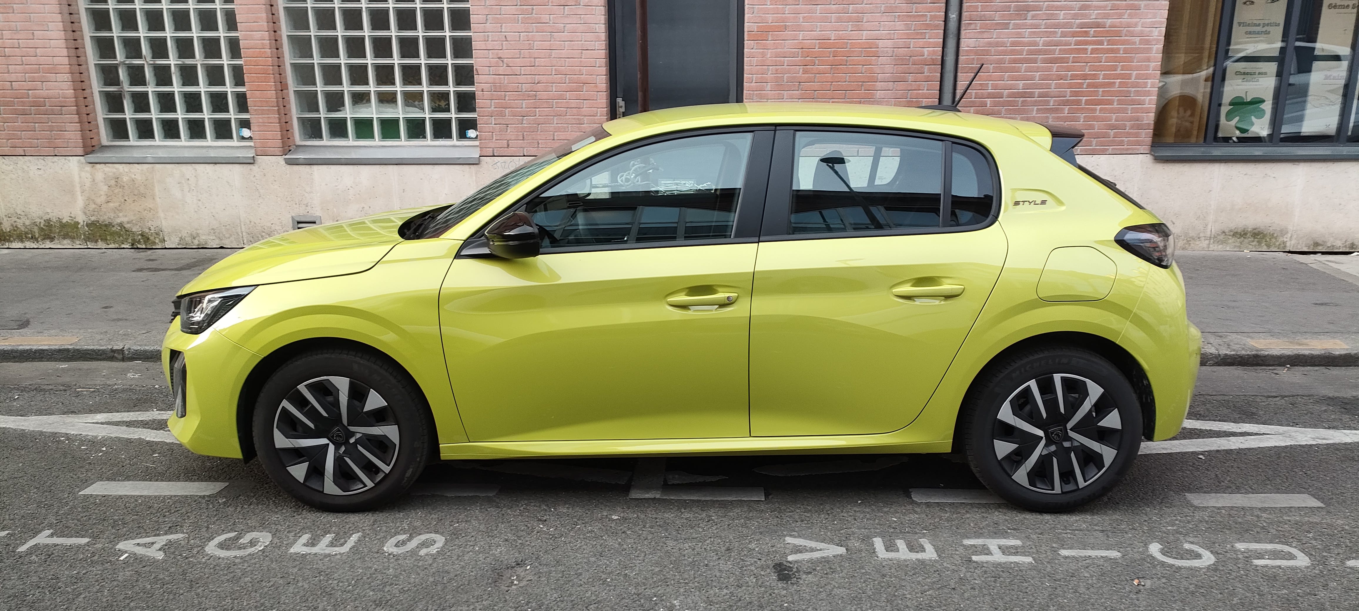 Peugeot 208 avec Climatisation