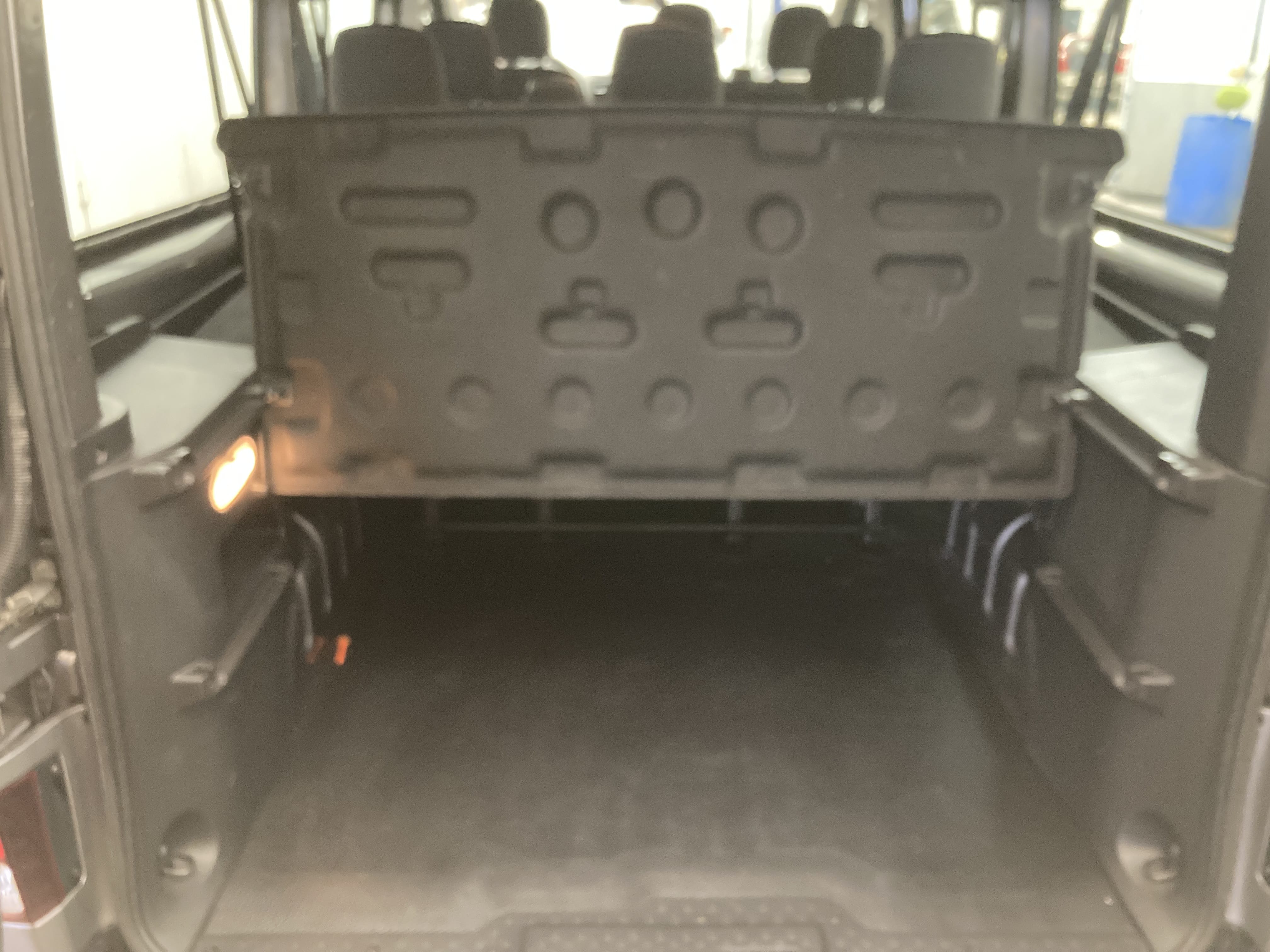 Renault Trafic Passenger  Pneus neiges 1.6 HDI 9 Places et Grand coffre avec Entrée audio / iPod