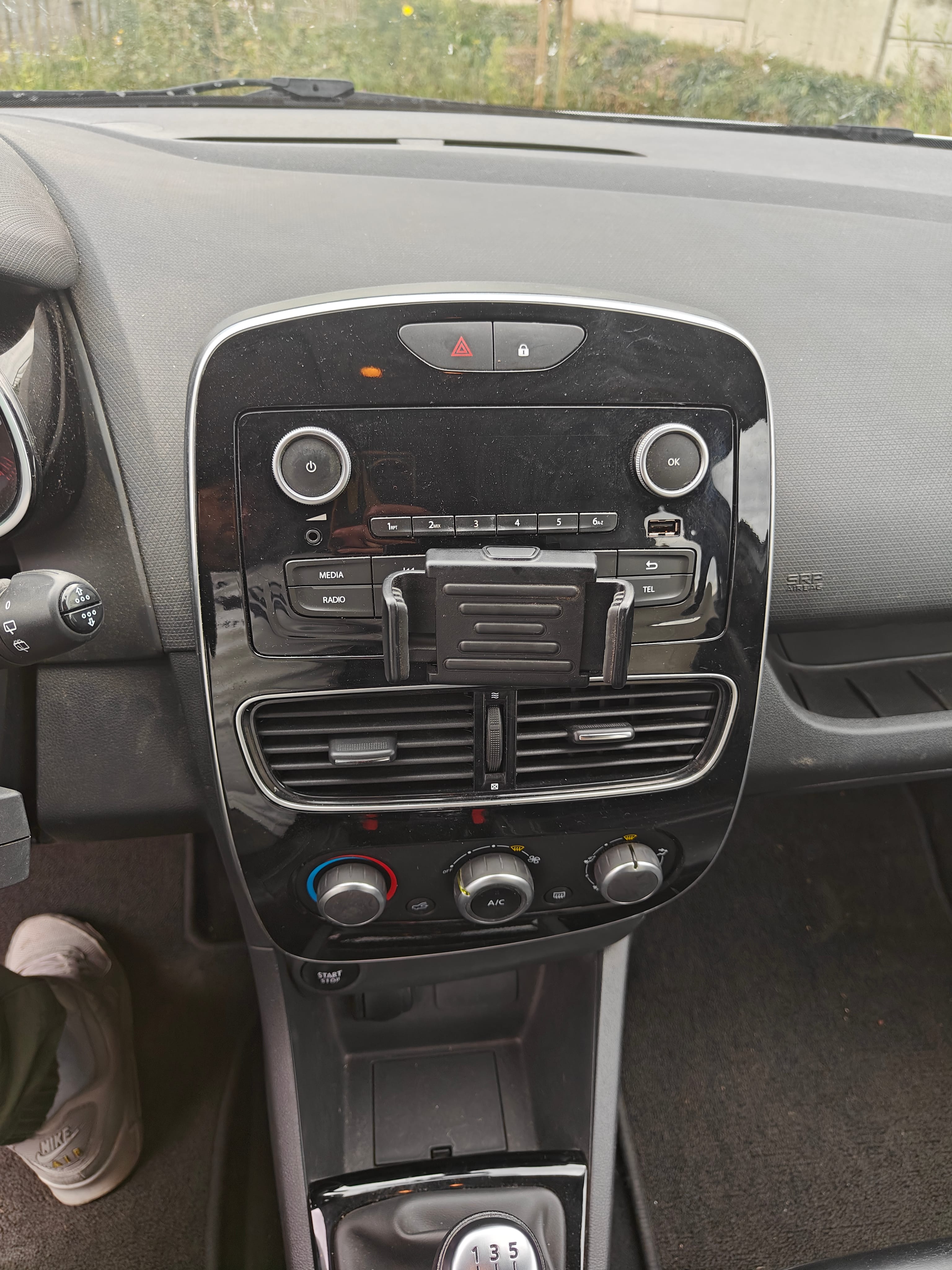 Renault Clio avec Entrée audio / iPod