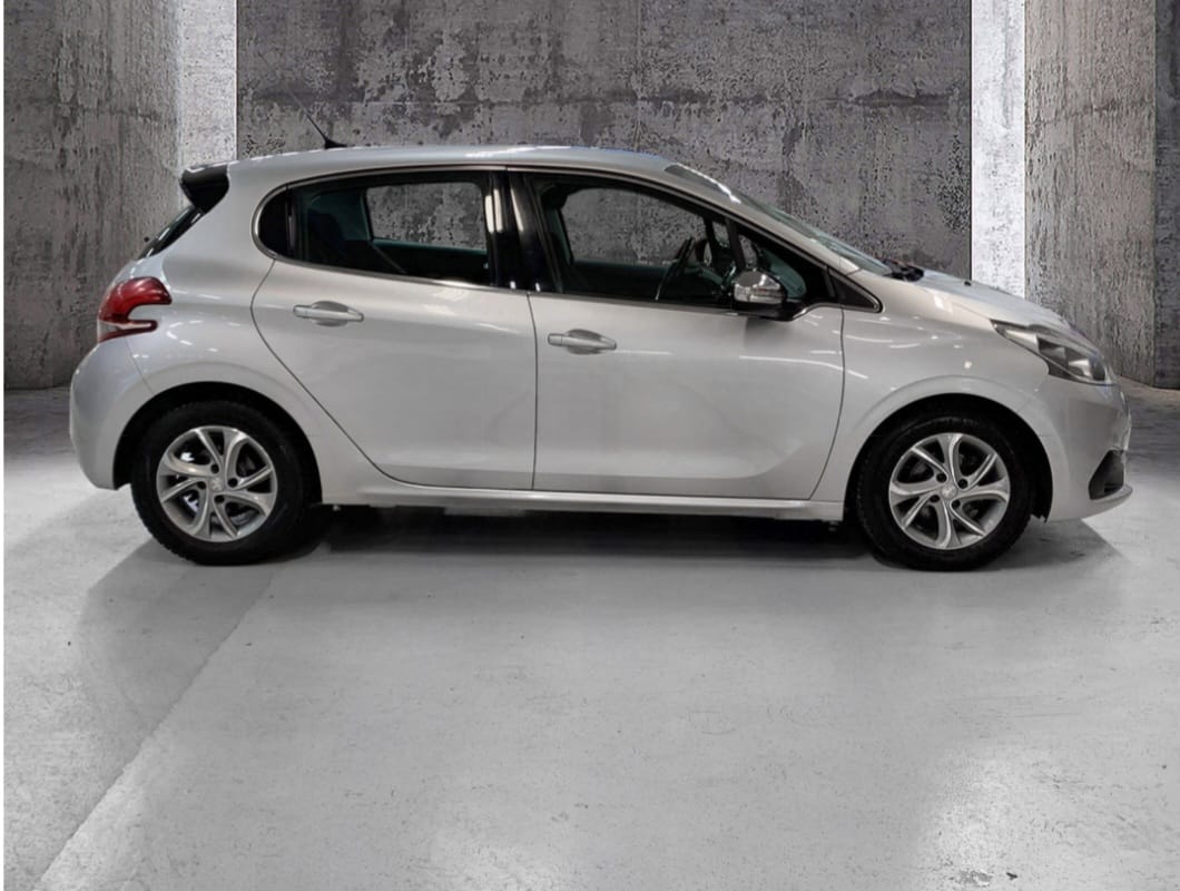 Peugeot 208 med Aircondition