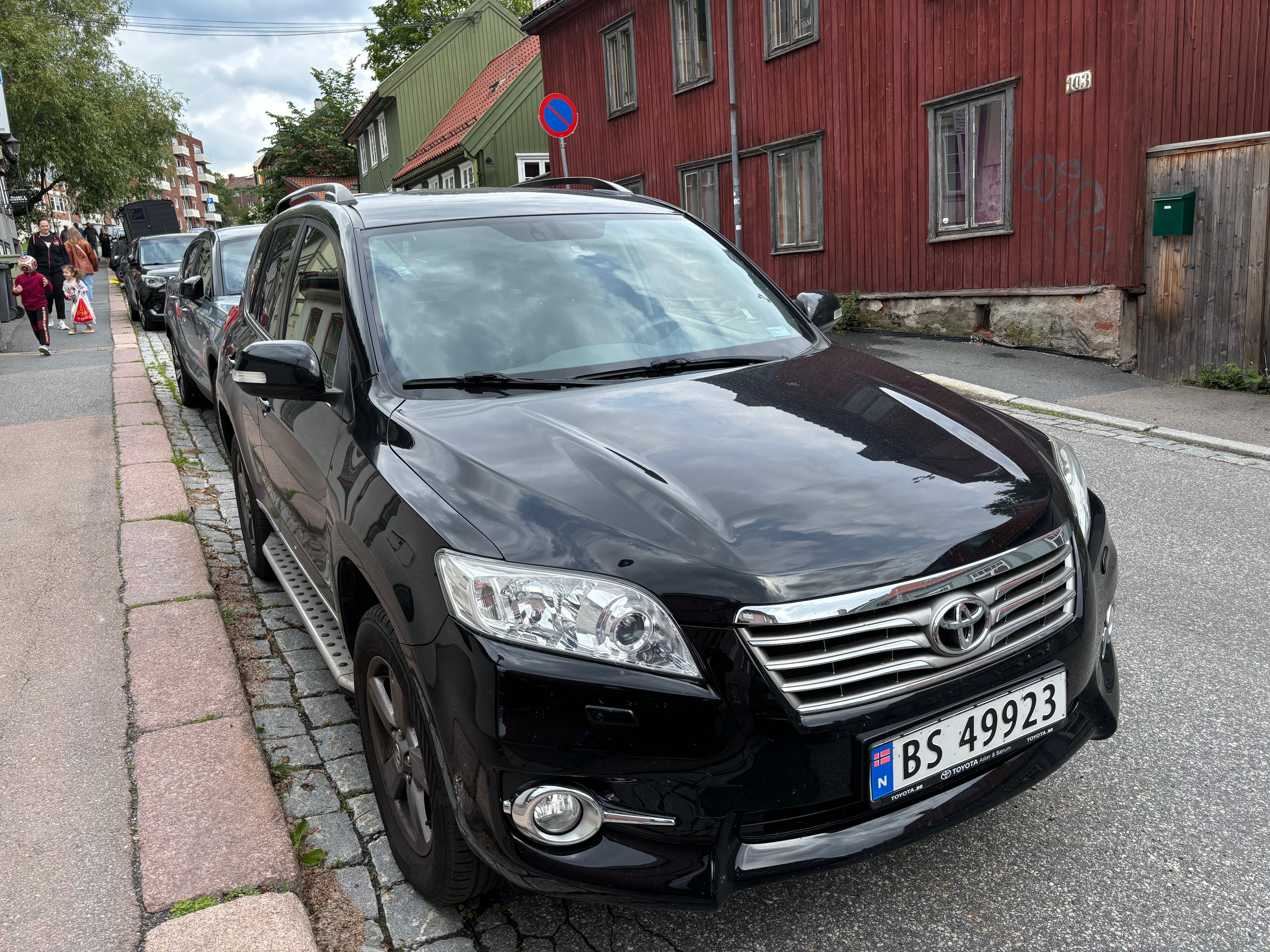 Toyota RAV4 - Perfekt for bykjøring og lengre turer! mit Klimaanlage