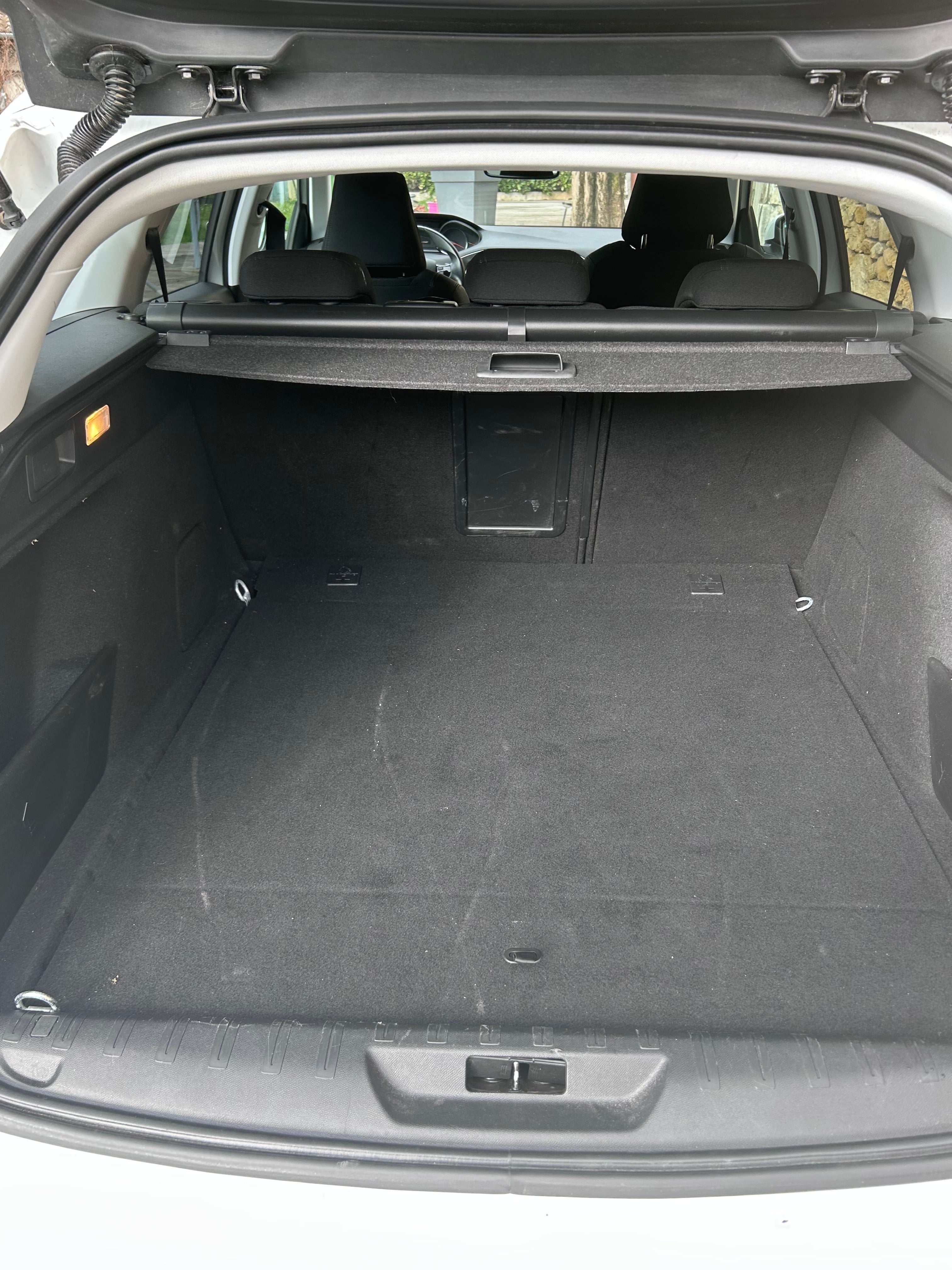 Peugeot 308 SW avec Siège bébé