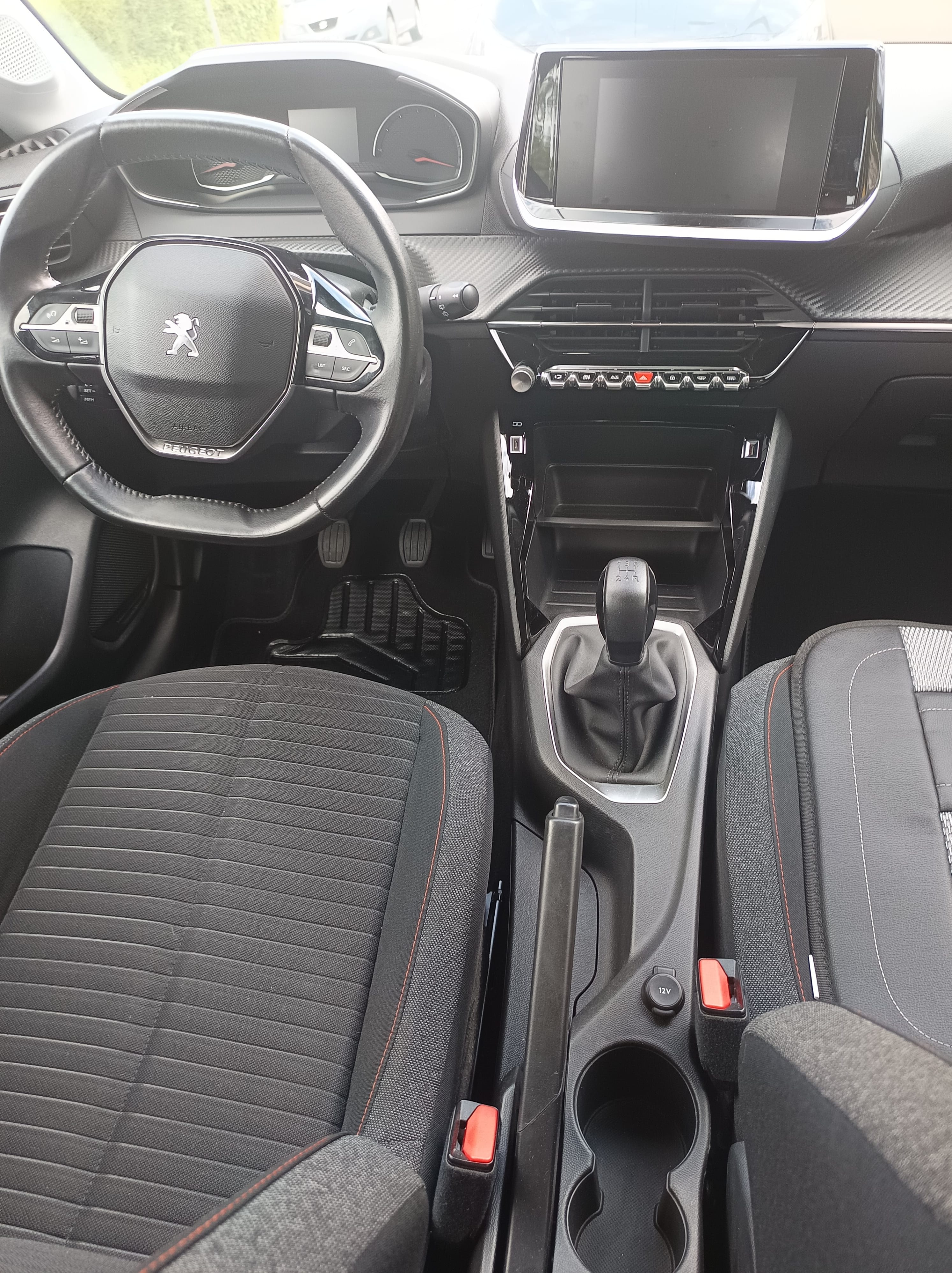 Peugeot 208 Essence avec Régulateur de vitesse
