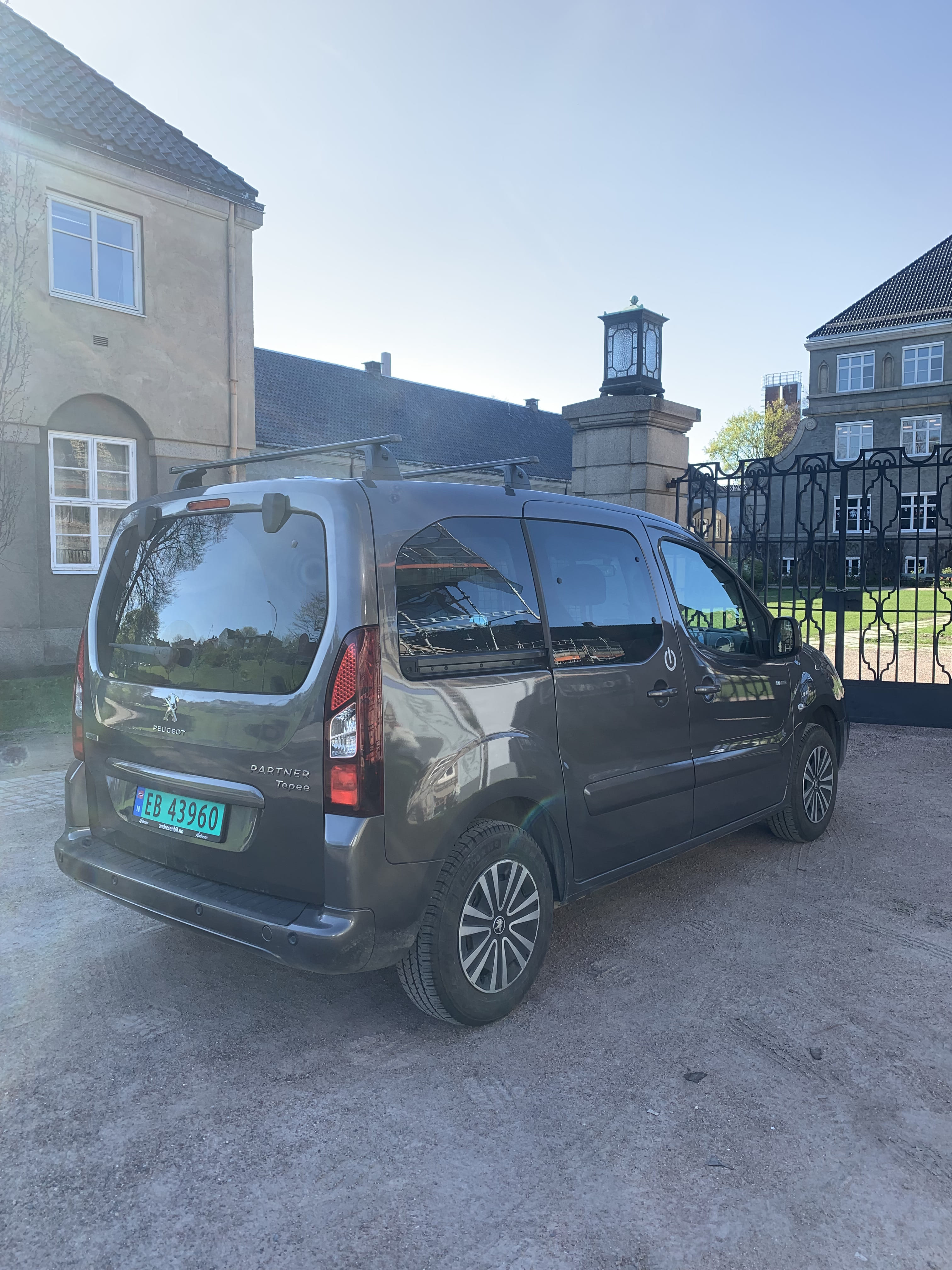 Peugeot Partner Tepee med Babysete