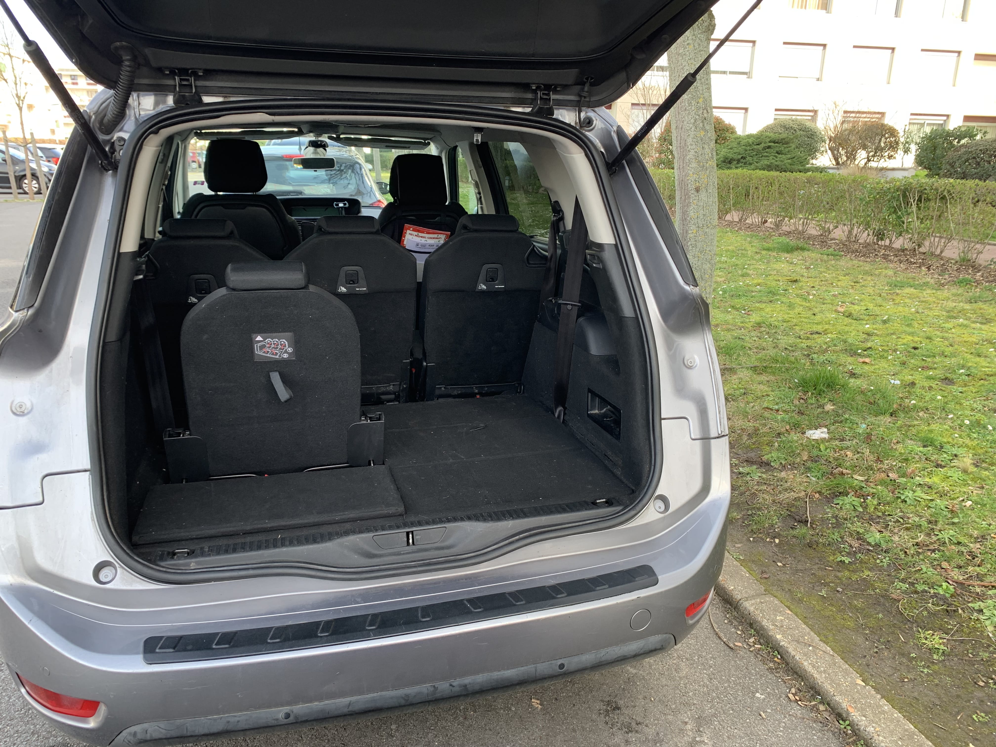 Citroen C4 Grand Picasso avec Siège bébé