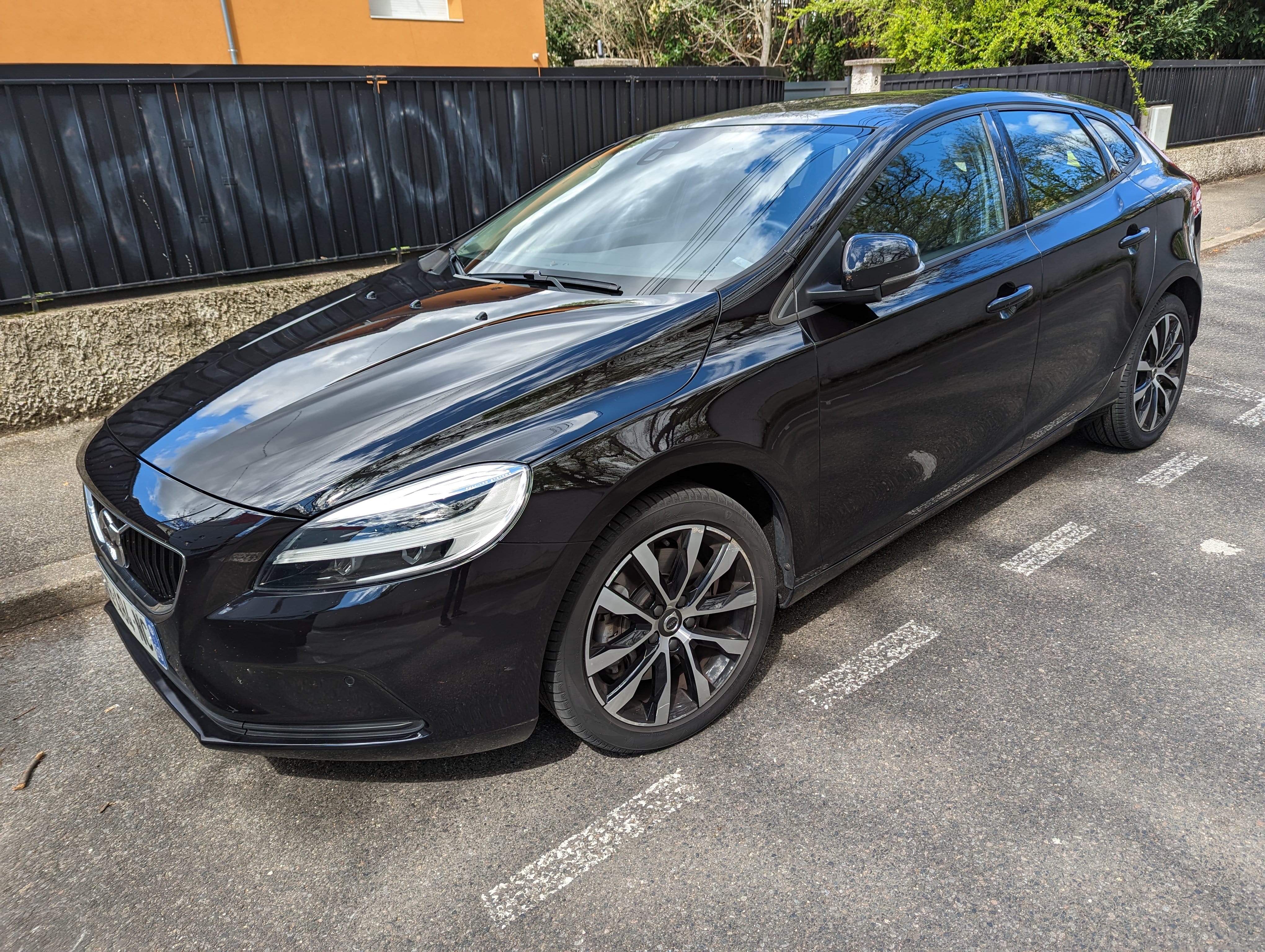Volvo V40, 2019, Essence 95, automatique