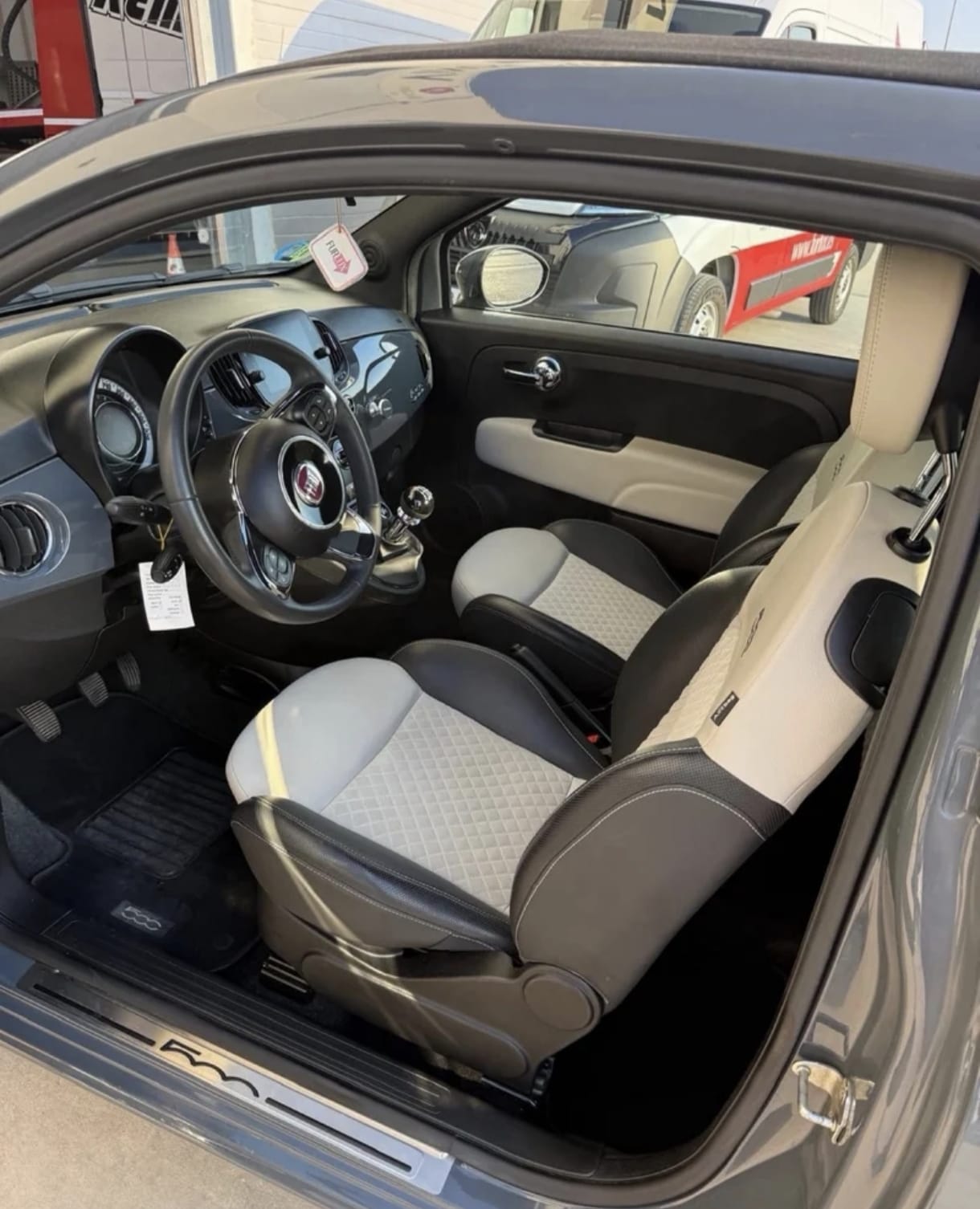 Fiat 500 C Híbrido Cabriolet con Apple CarPlay