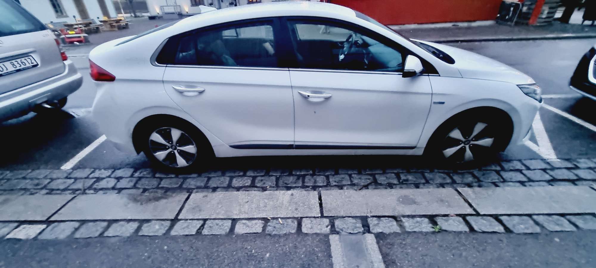 Hyundai Ioniq med Aircondition