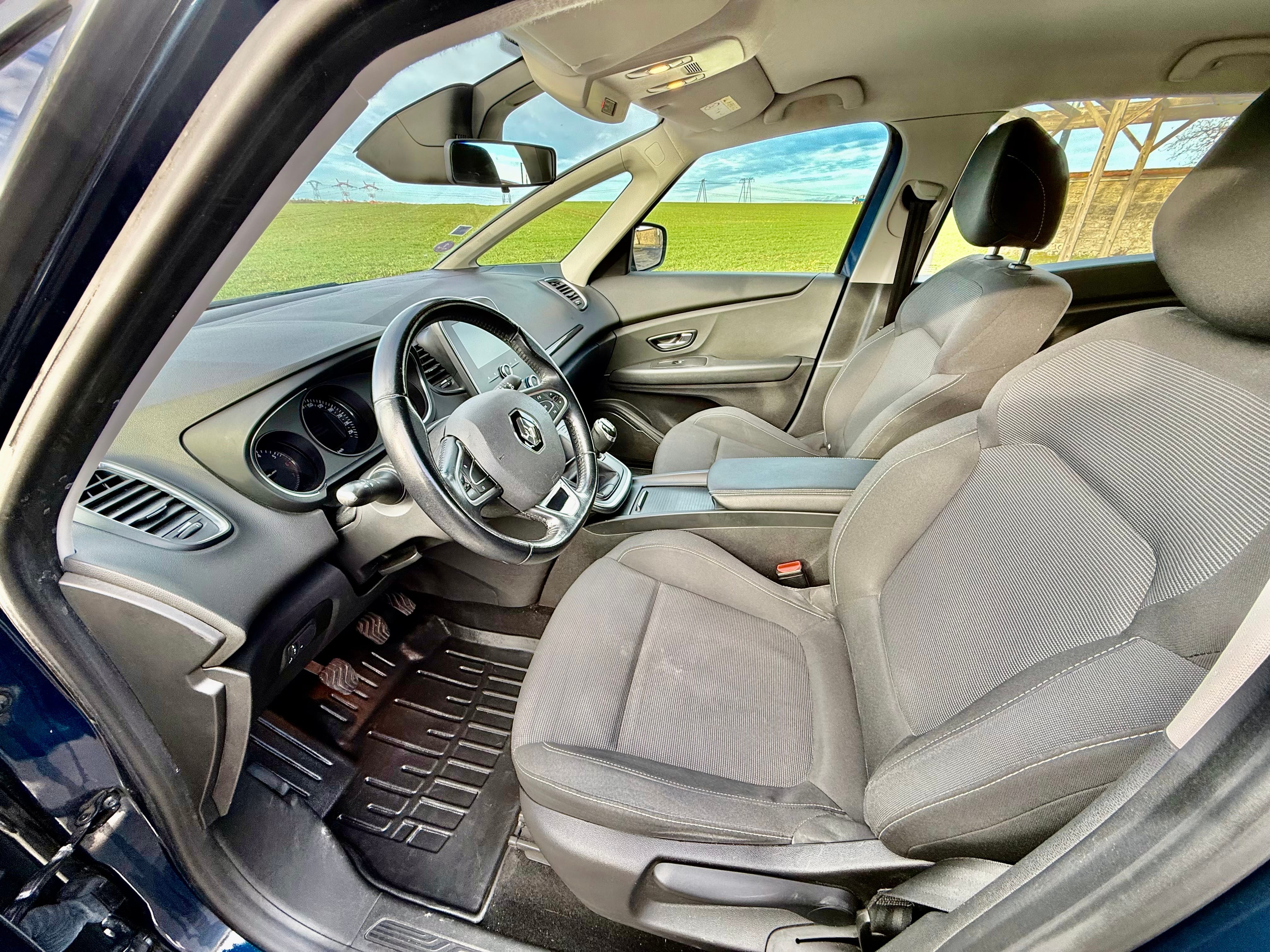 Renault Grand Scenic 7 places avec Entrée audio / iPod