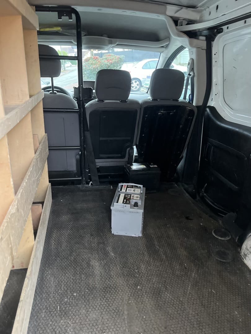 Peugeot Partner avec Coffre de toit