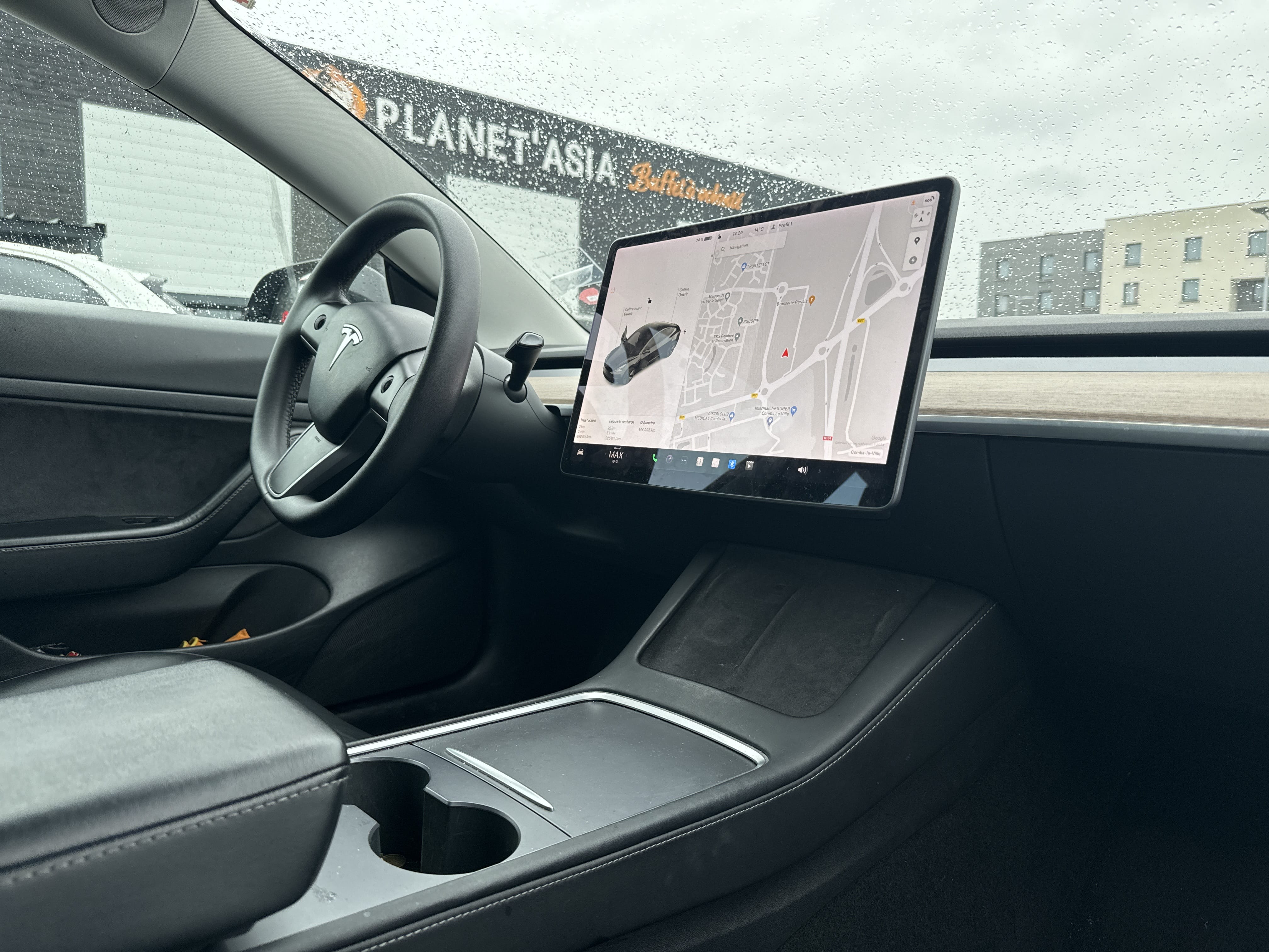 Tesla Model 3 avec GPS