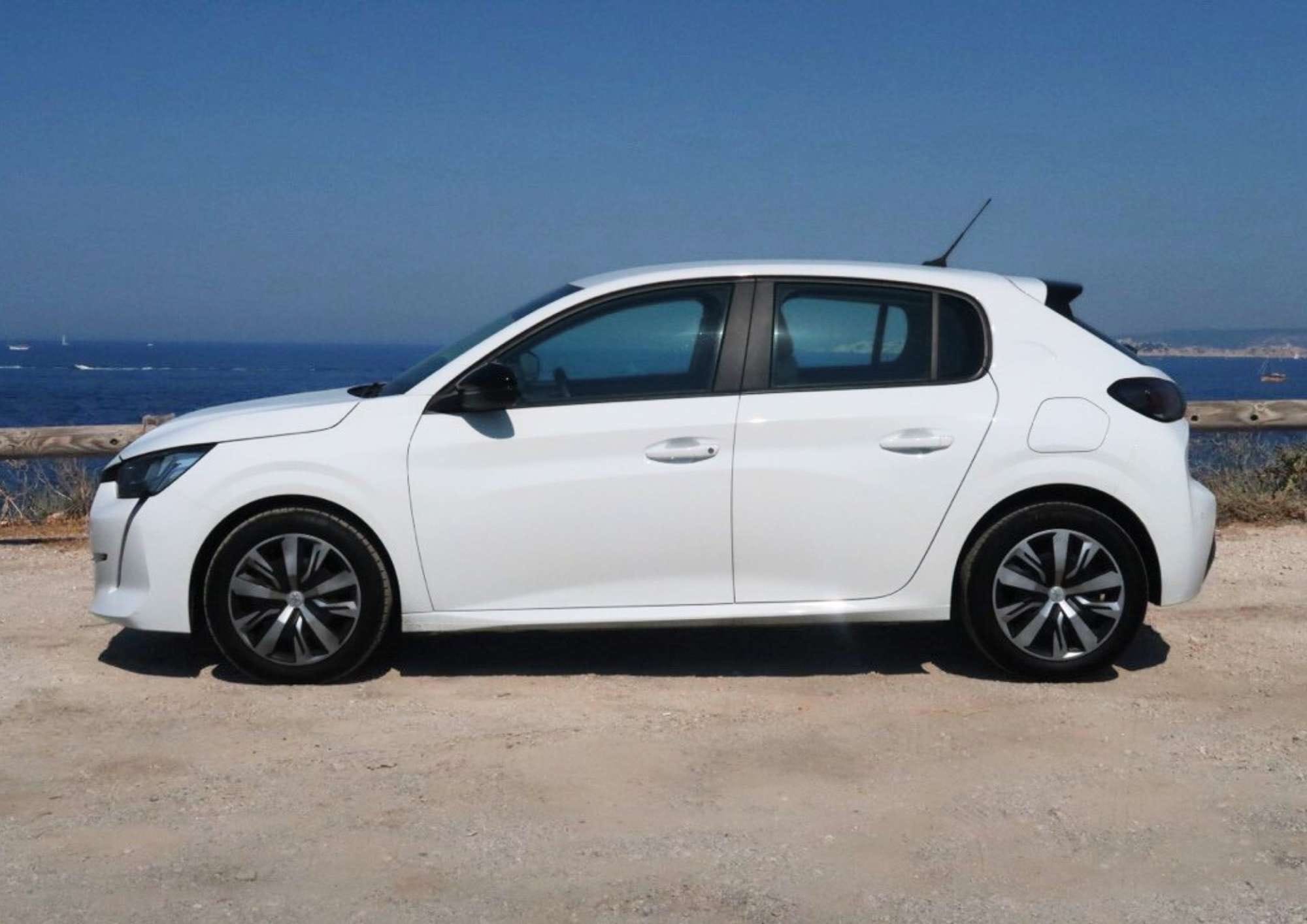 Peugeot 208 con Aire acondicionado
