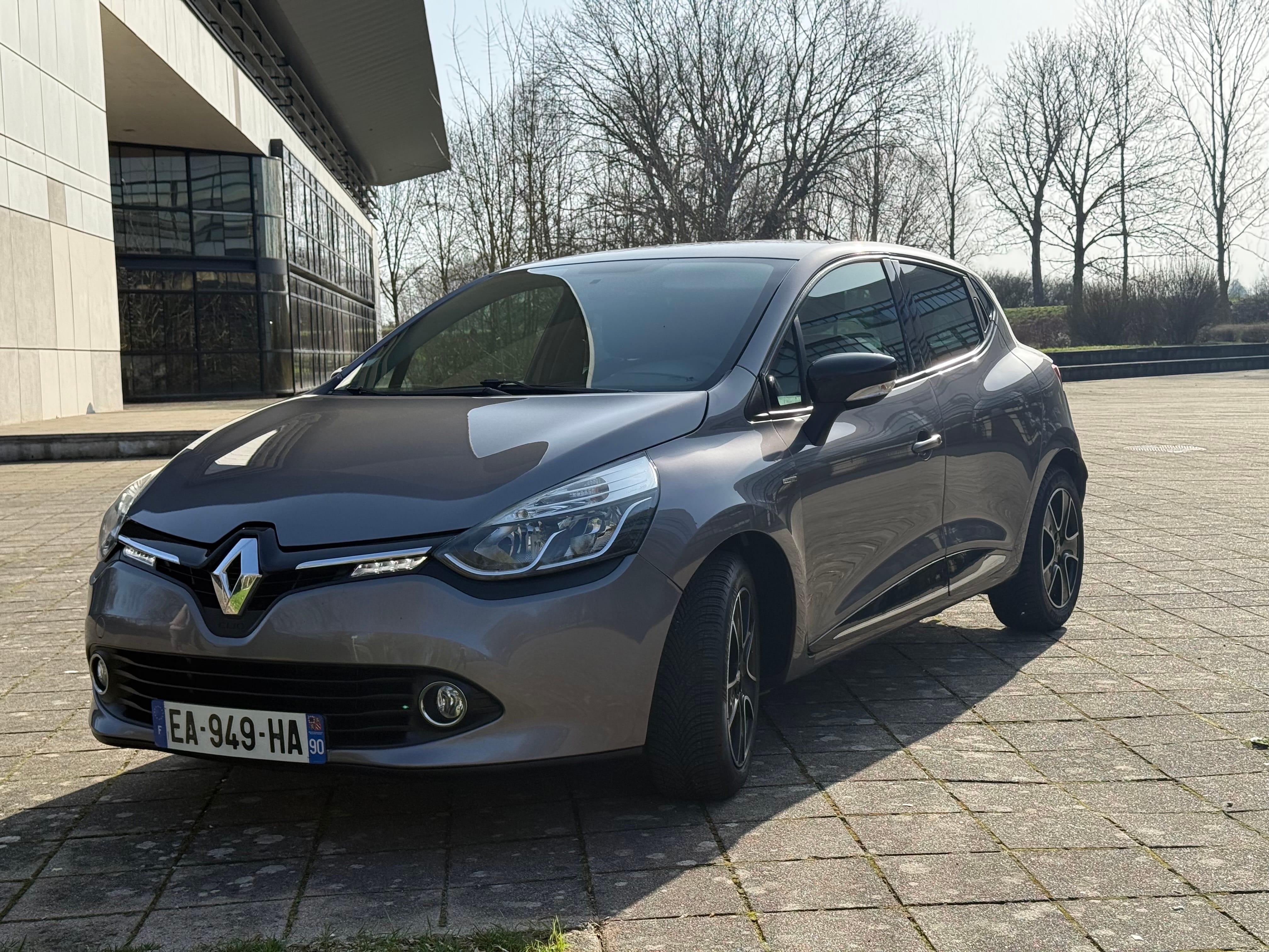 Renault Clio 4 Connectée - Gare de Metz 24h/24"