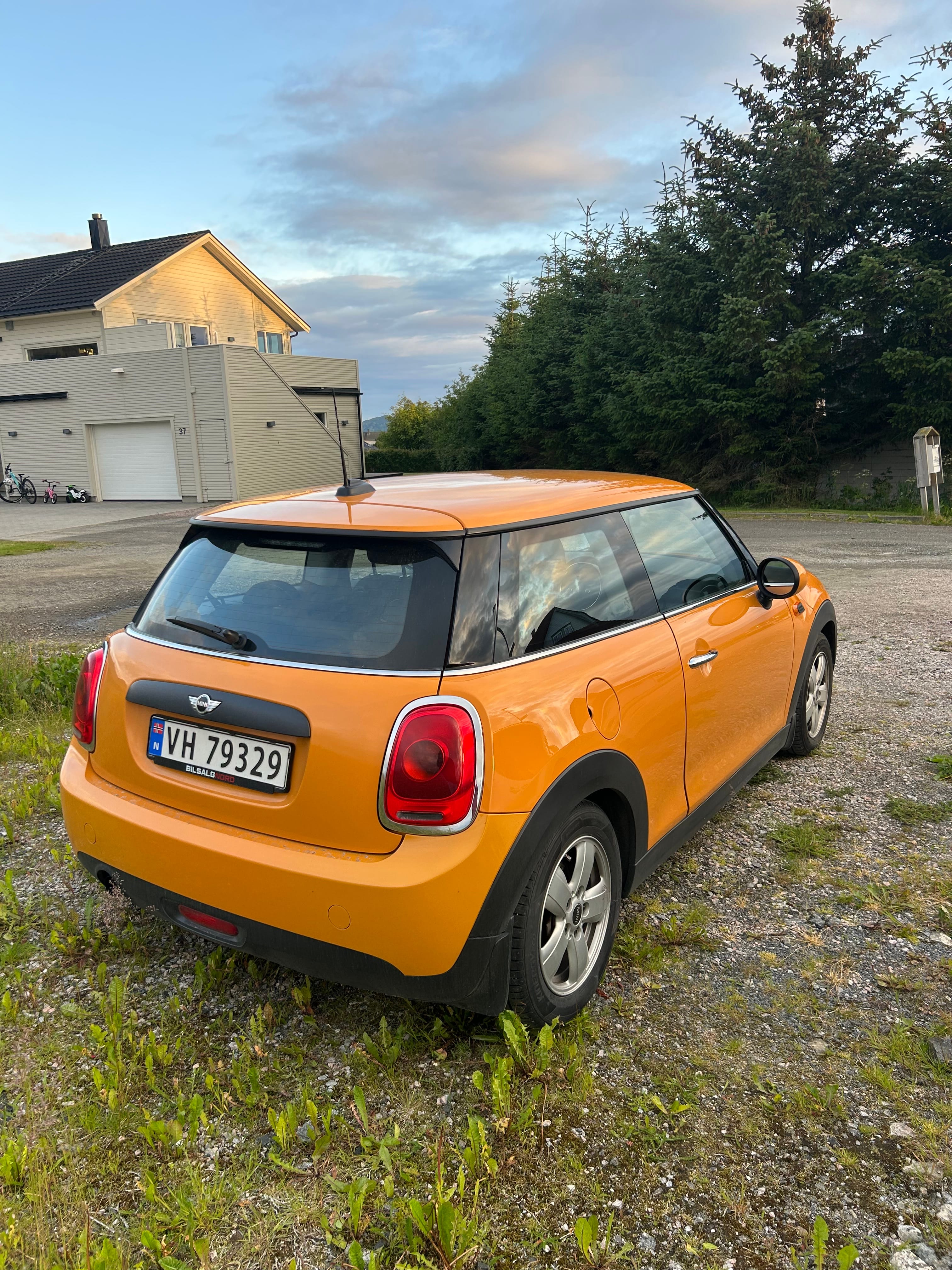 Mini One 3-dører med USB ladeuttak