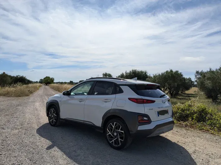 Hyundai Kona, 2020, Essence 98 / Électrique (hybride), automatique