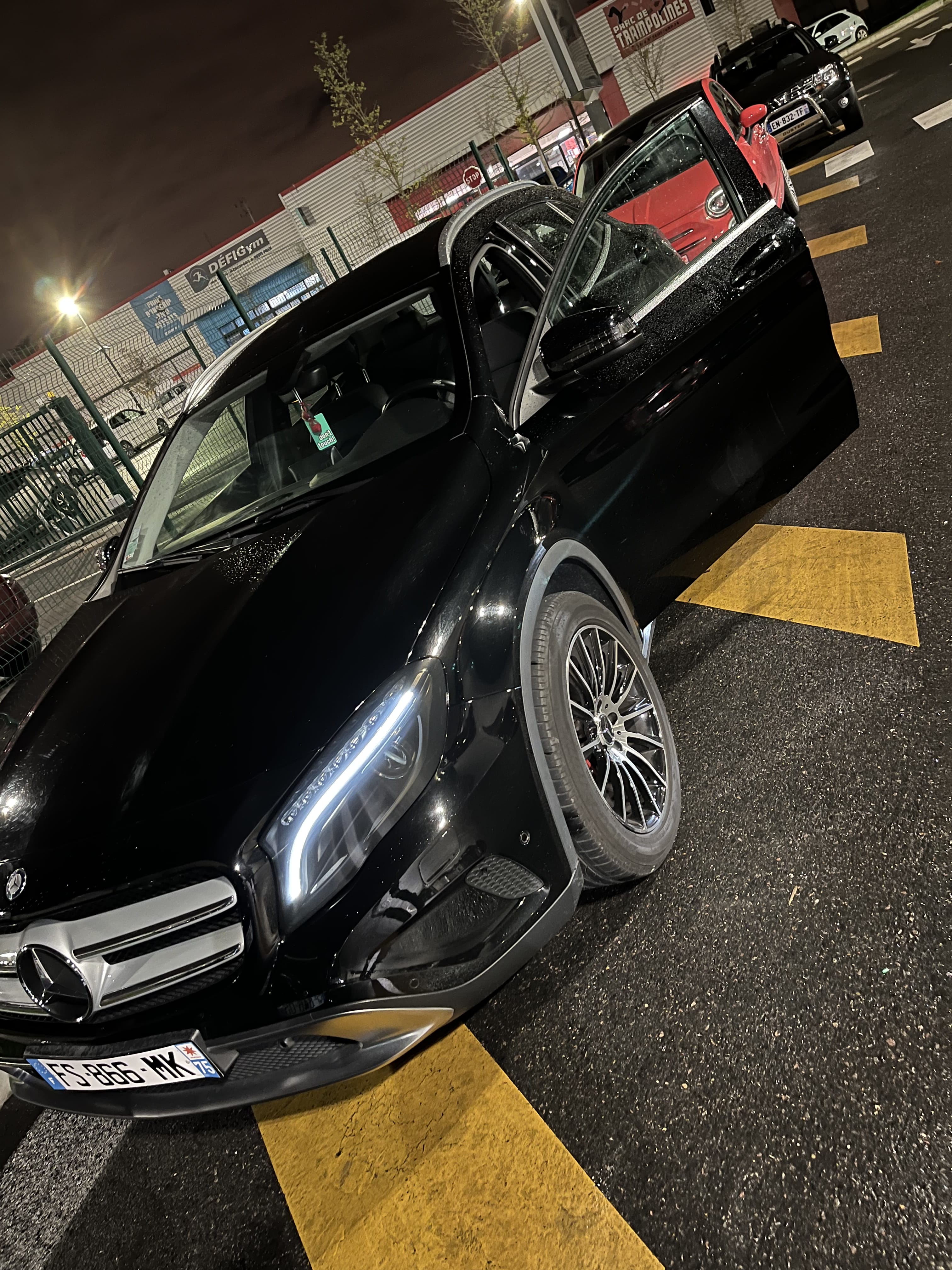 Mercedes Classe GLA avec Coffre de toit