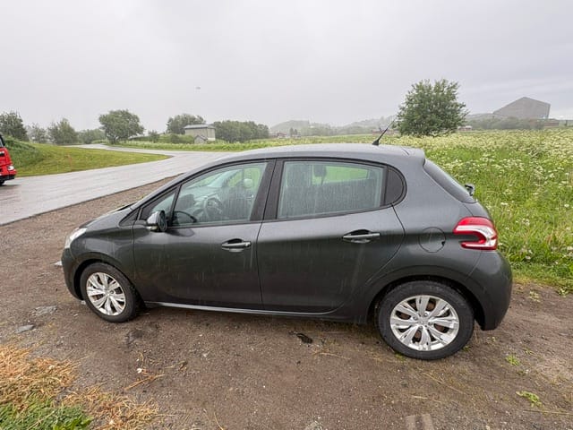 Peugeot 208 med Aircondition