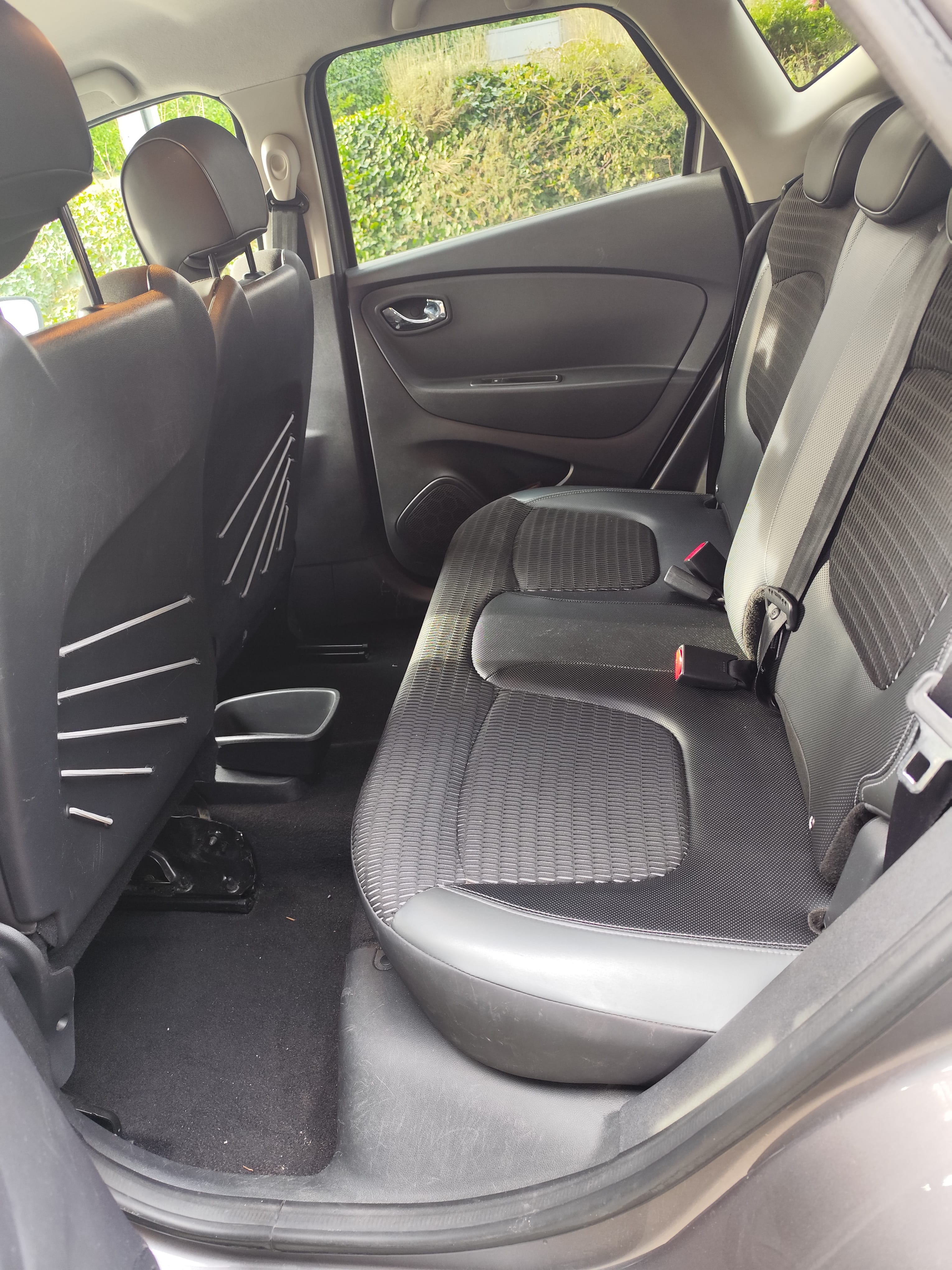 Renault Captur Essence proche gare 24/24