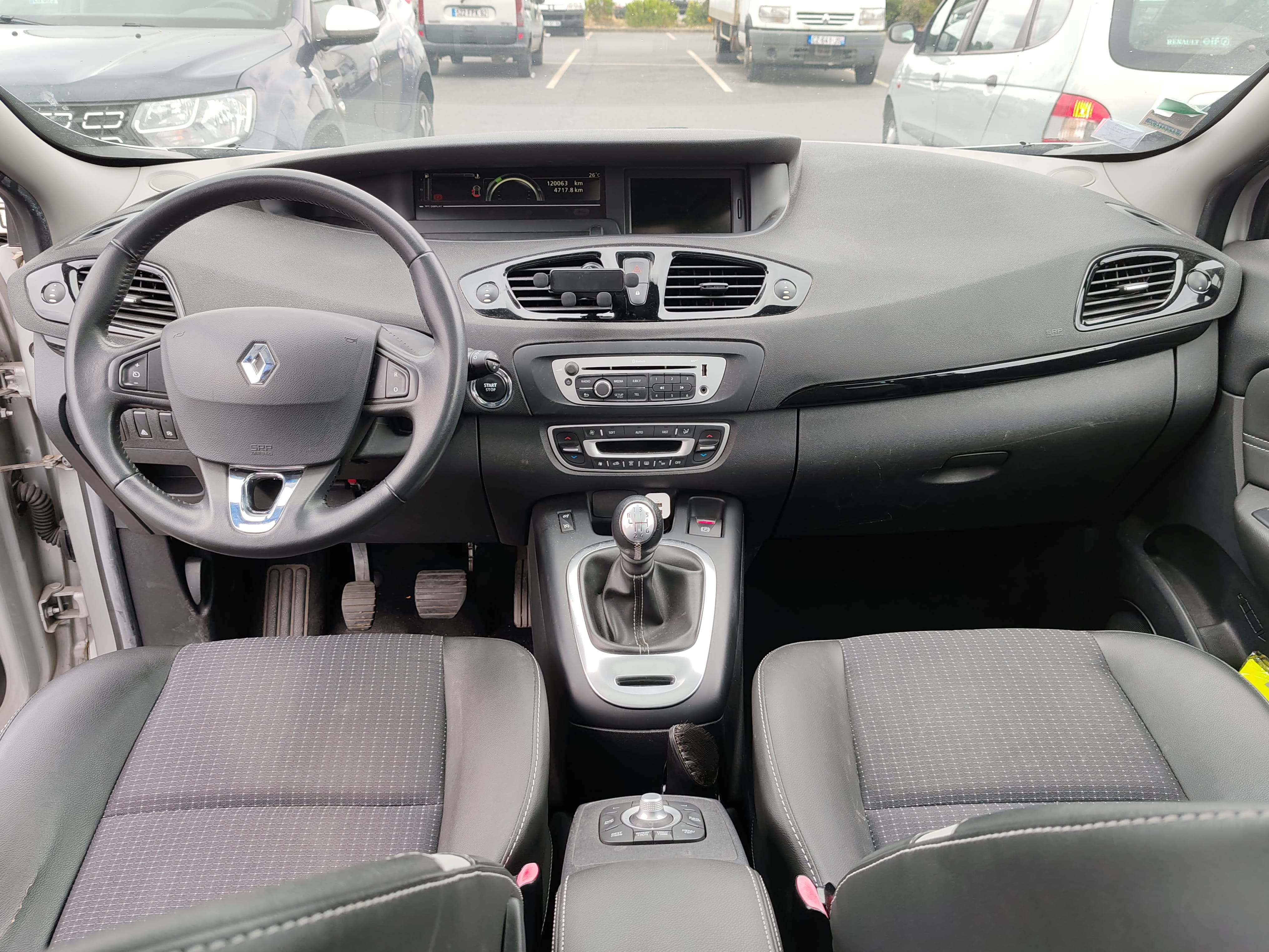 Renault Grand Scenic 7pl Diesel faible conso toit ouvrant panoramique