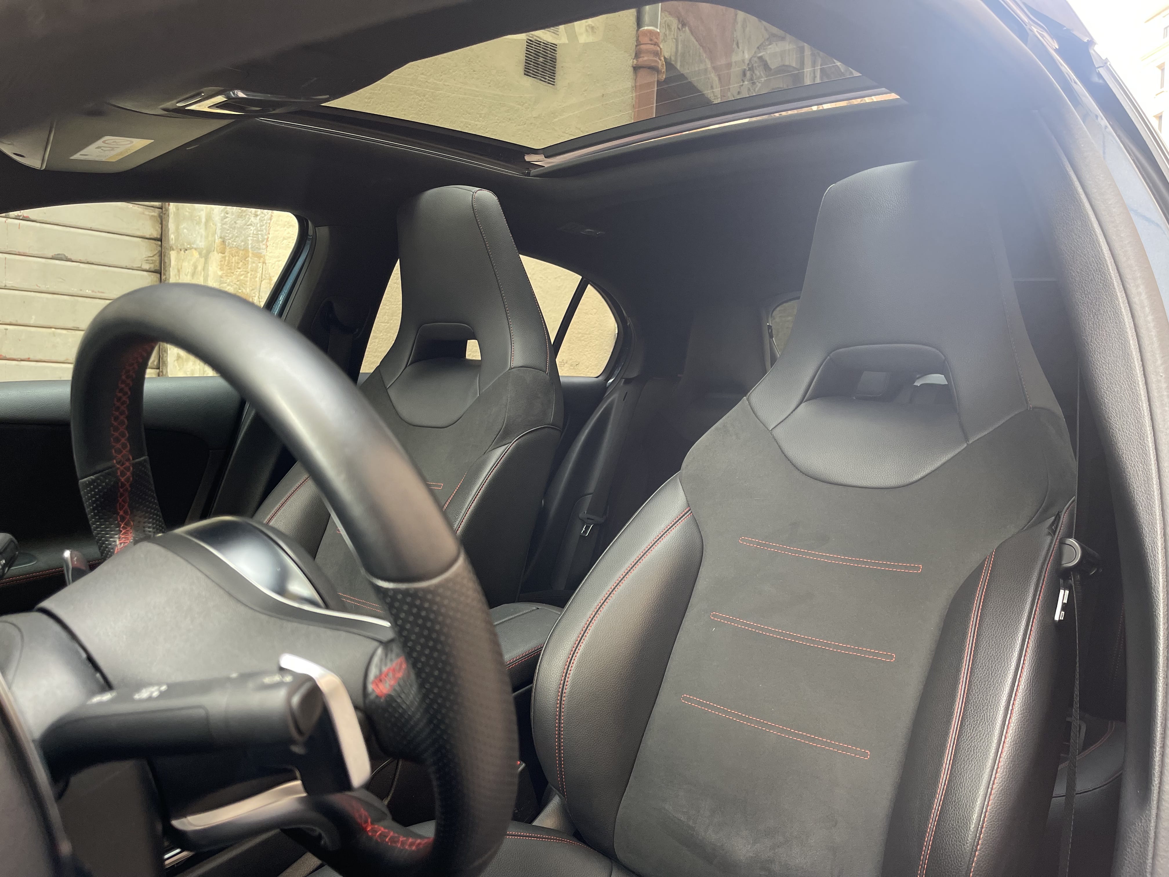 Mercedes-Benz Classe A AMG Line avec Apple CarPlay