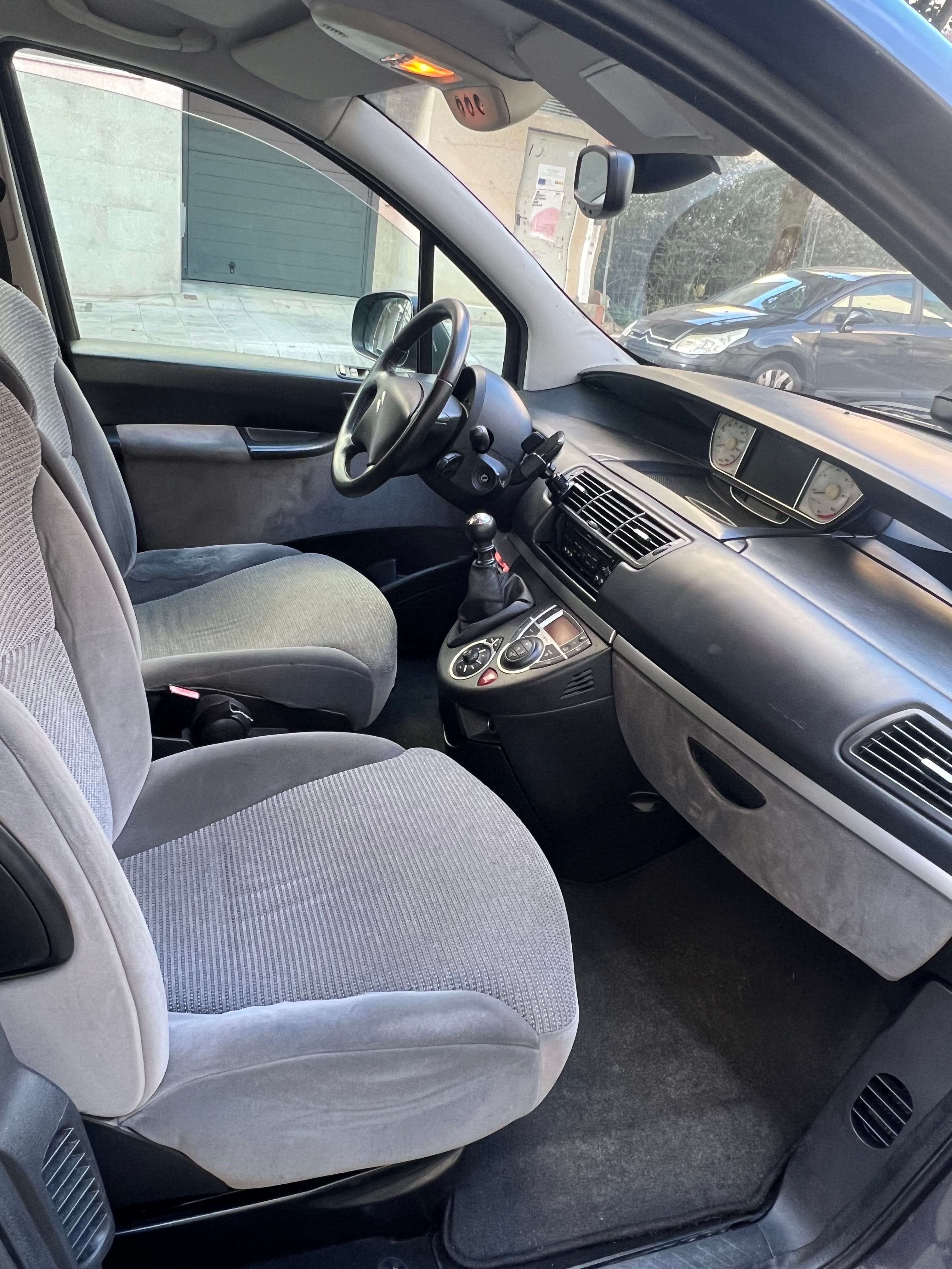 Citroen C8 8 plazas 2.0 Hdi 136cv exclusive con Neumáticos de invierno