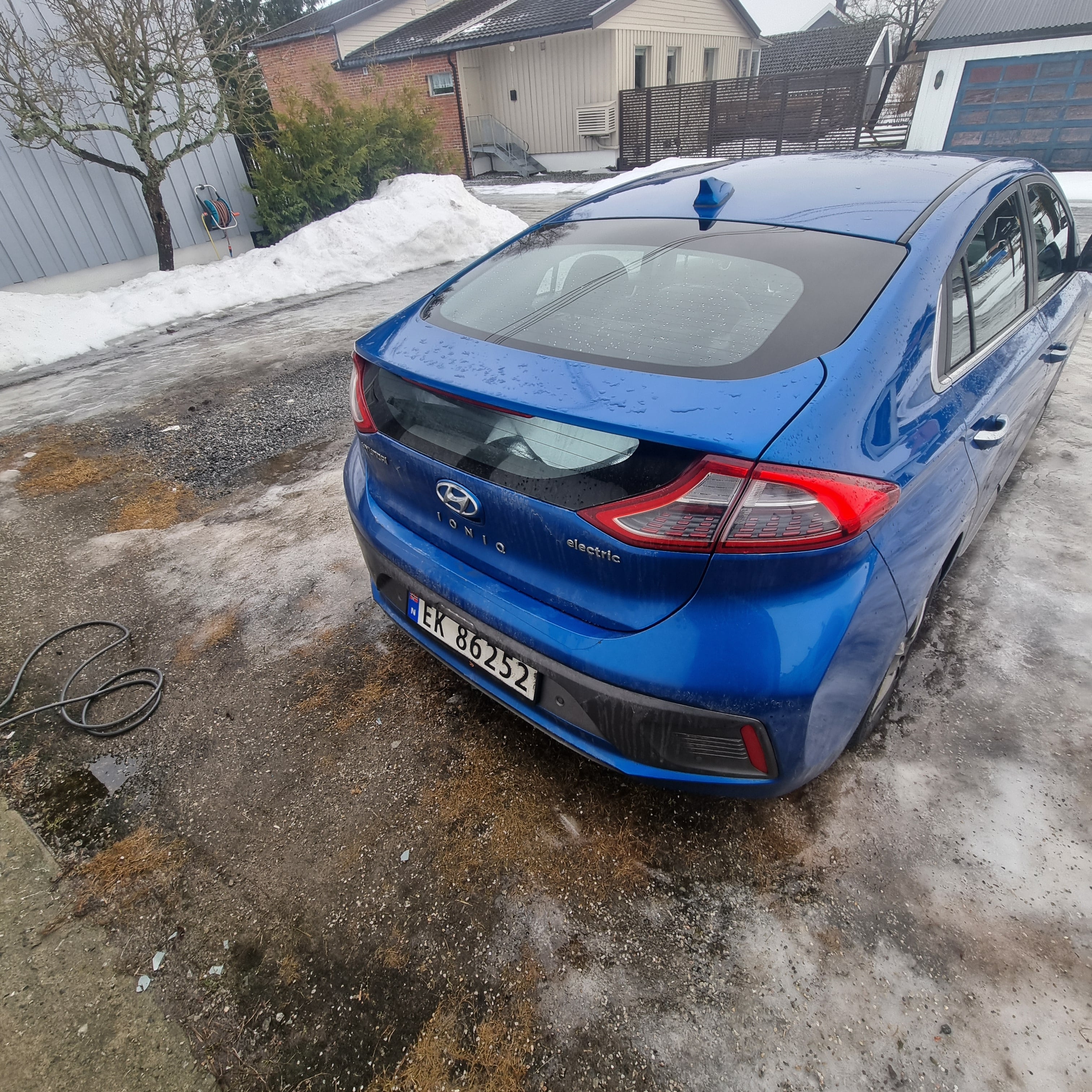 Hyundai Ioniq med Babysete