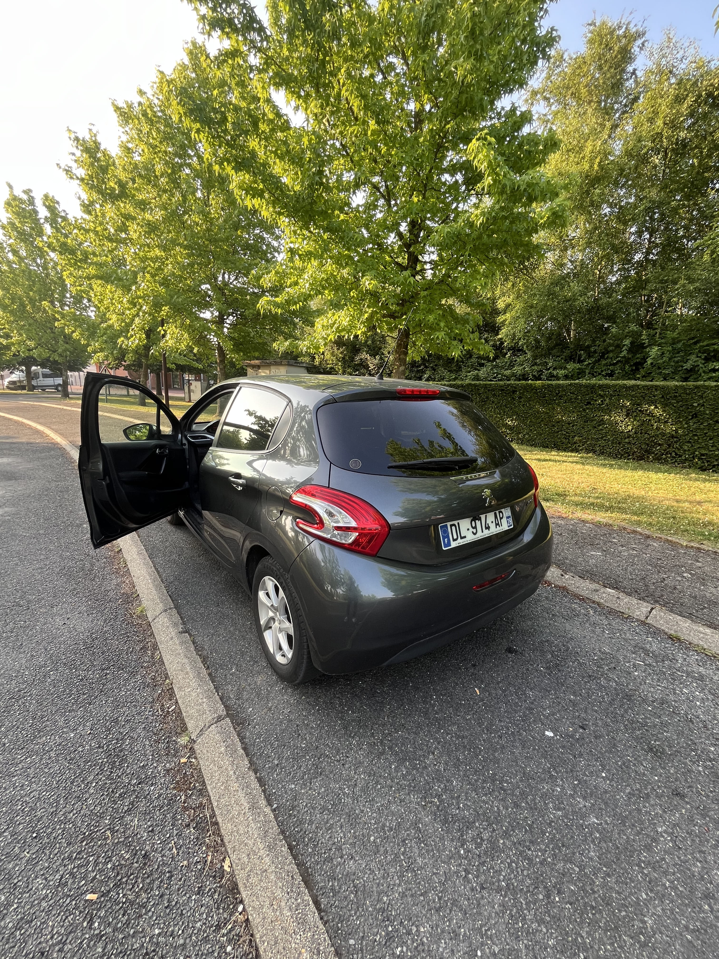 Peugeot 208 avec Climatisation