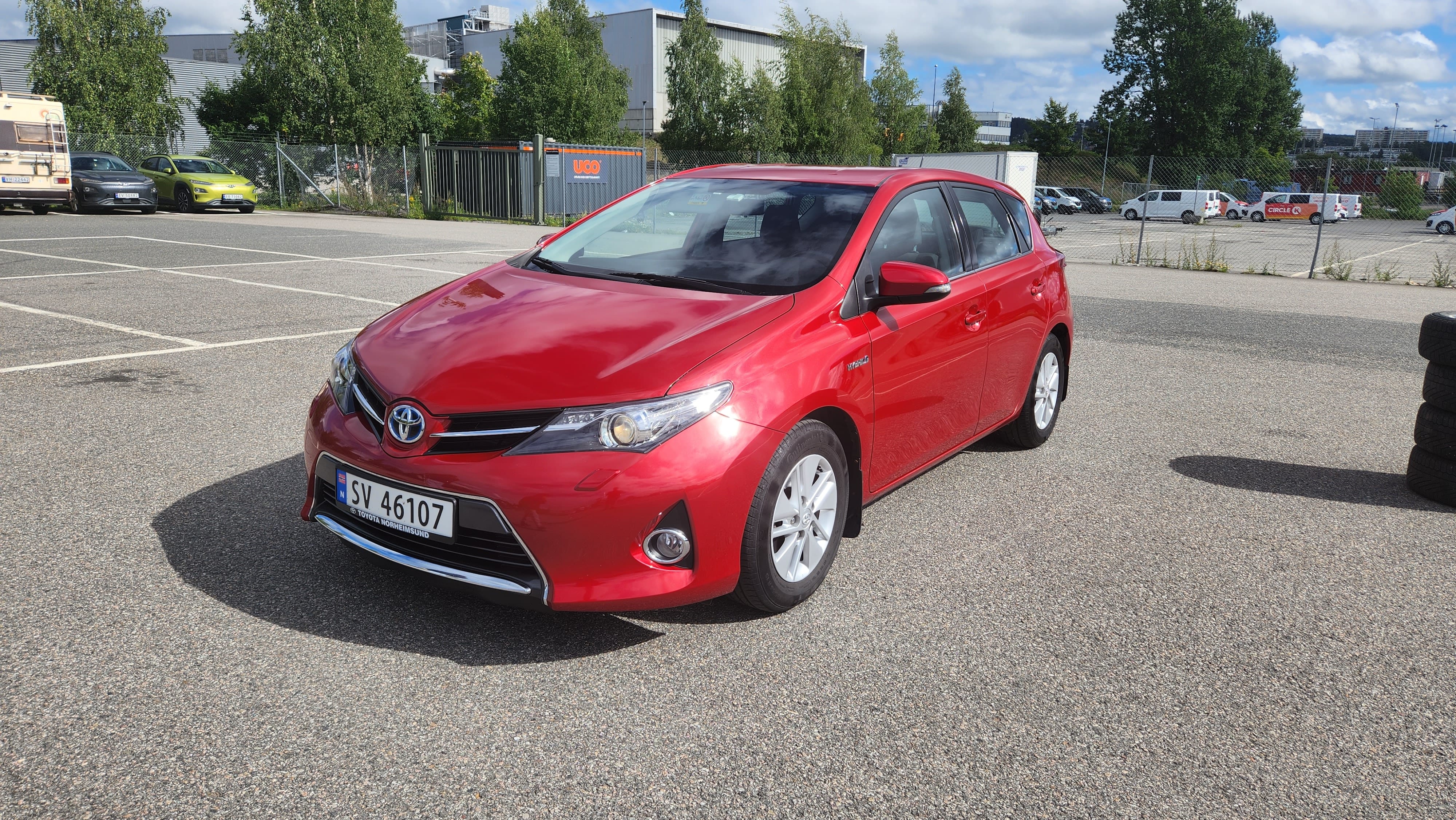 Toyota Auris 1,8 Automat, Bensin, Drivstoffvennlig, 2013, Blyfri 95 / Elektrisk (hybrid), automatisk