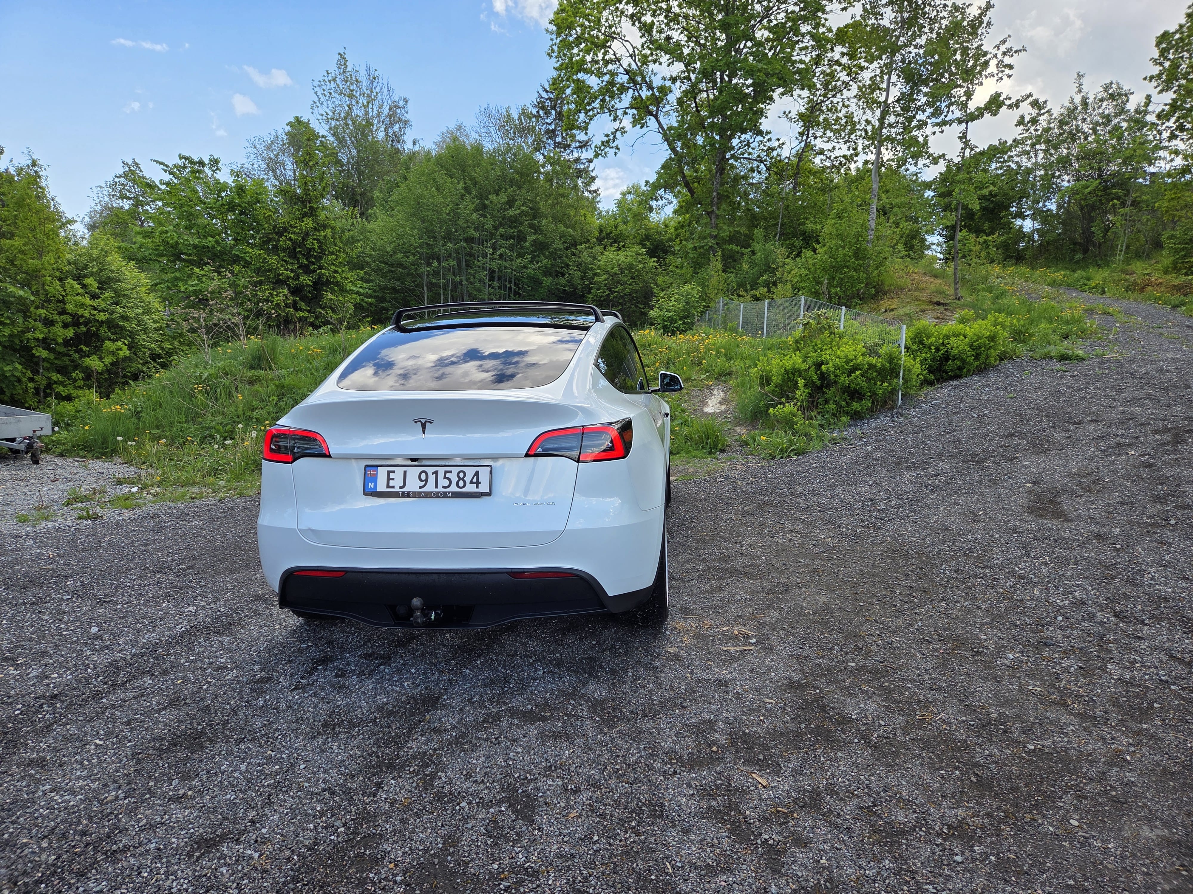 Tesla Model Y Long Range med Ryggekamera