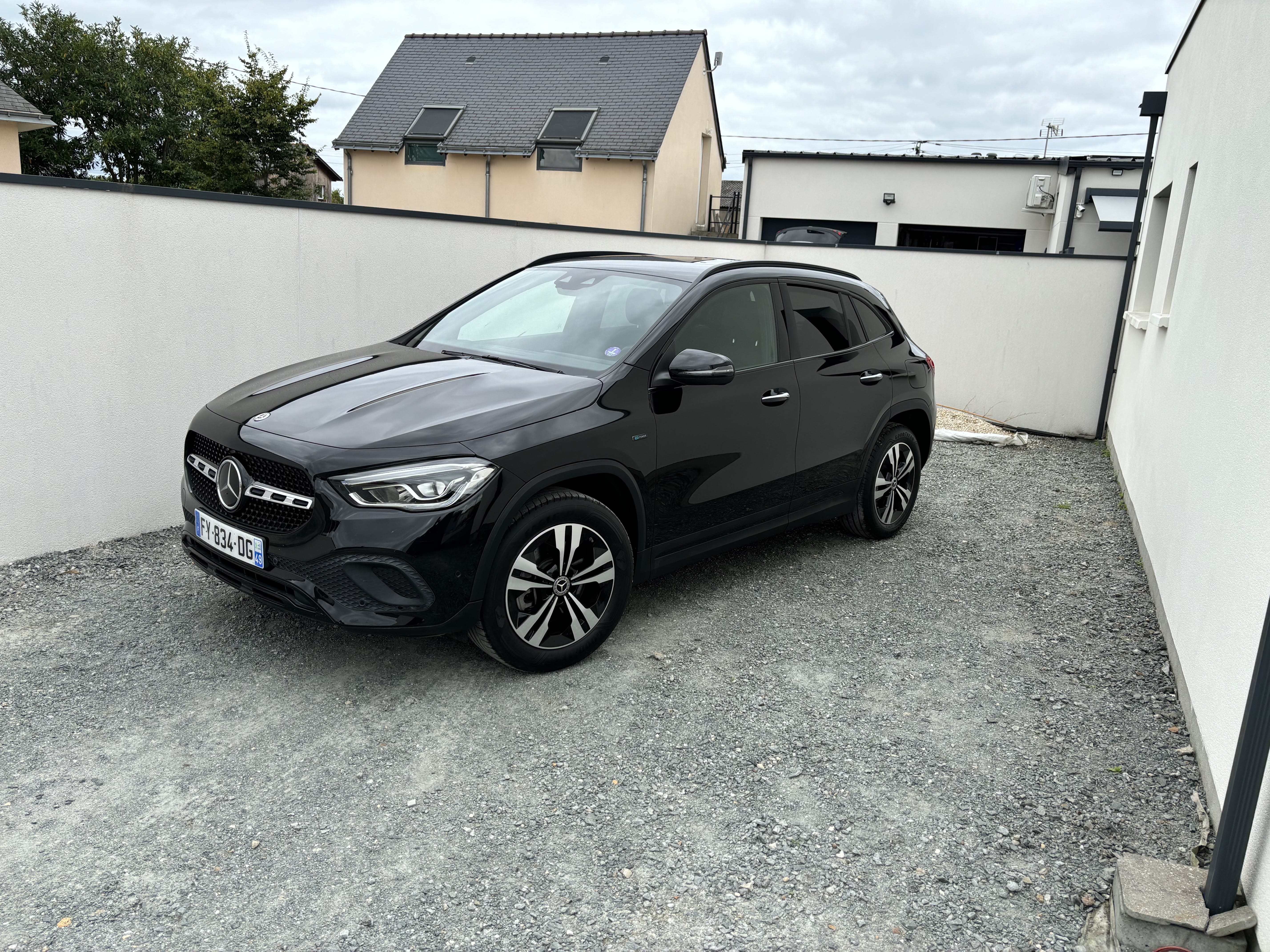 Mercedes-Benz Classe GLA, 2021, Essence 95 / Électrique (hybride), automatique
