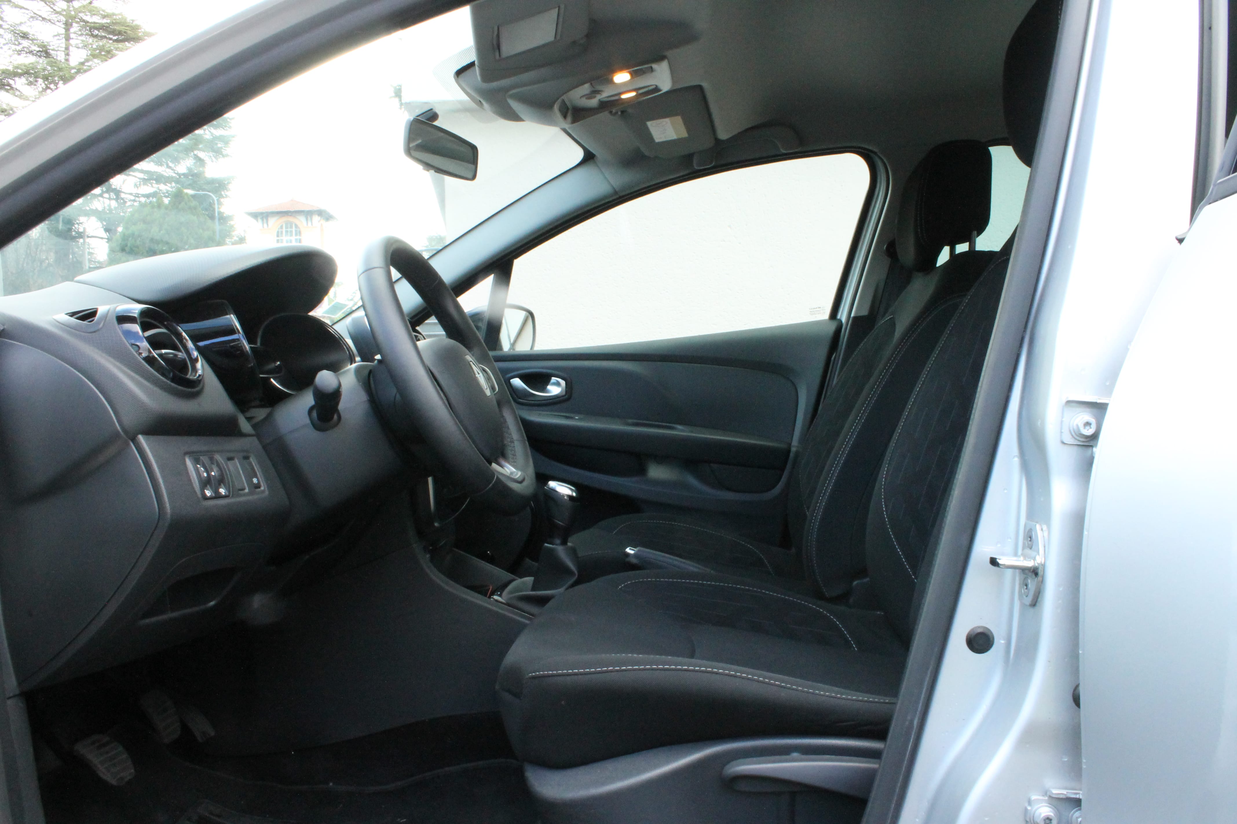 Renault Clio FA742KB avec Audio Bluetooth