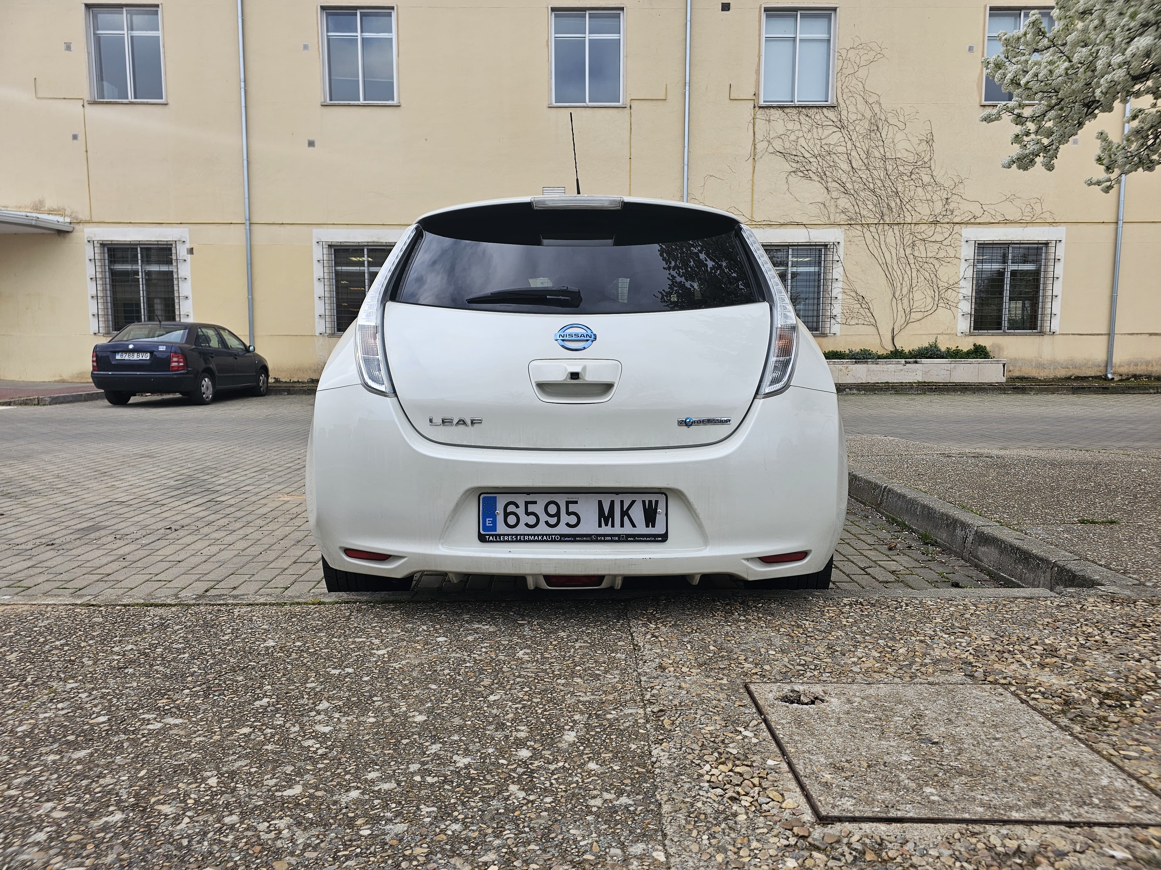 Nissan Leaf con GPS