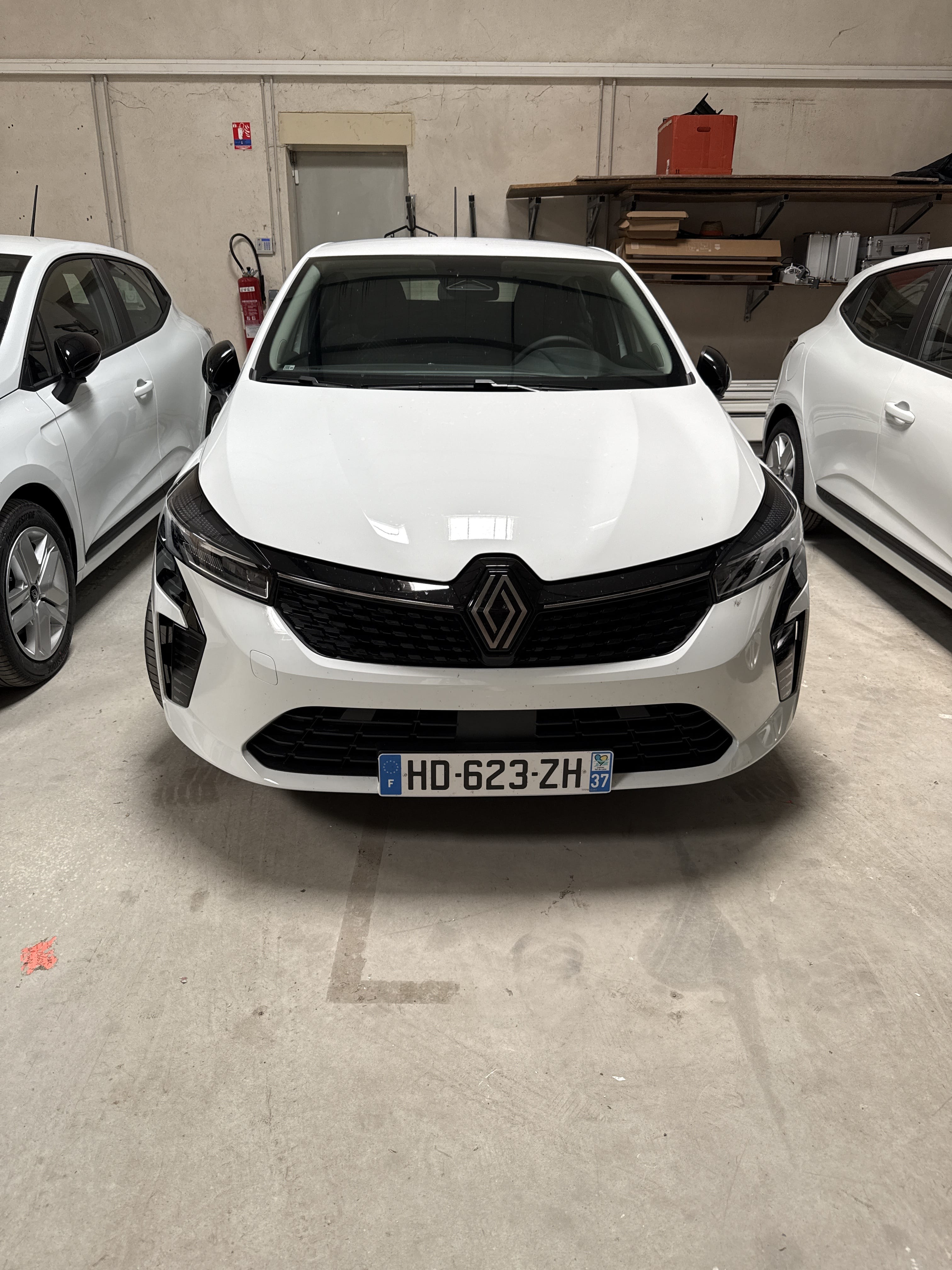 Renault Clio E-tech, 2025, Essence 95 / Électrique (hybride), automatique