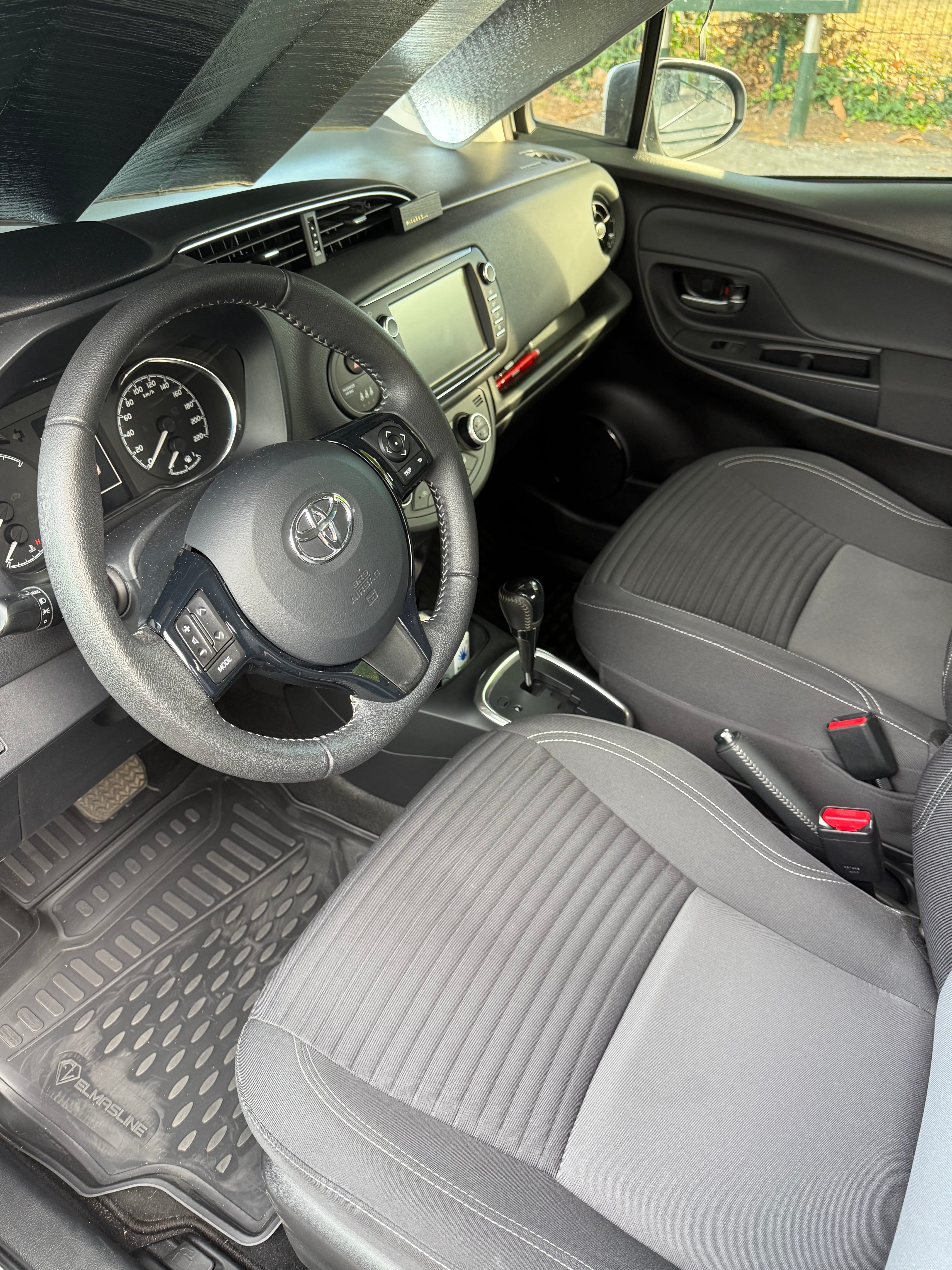 Toyota Yaris Hybride avec GPS