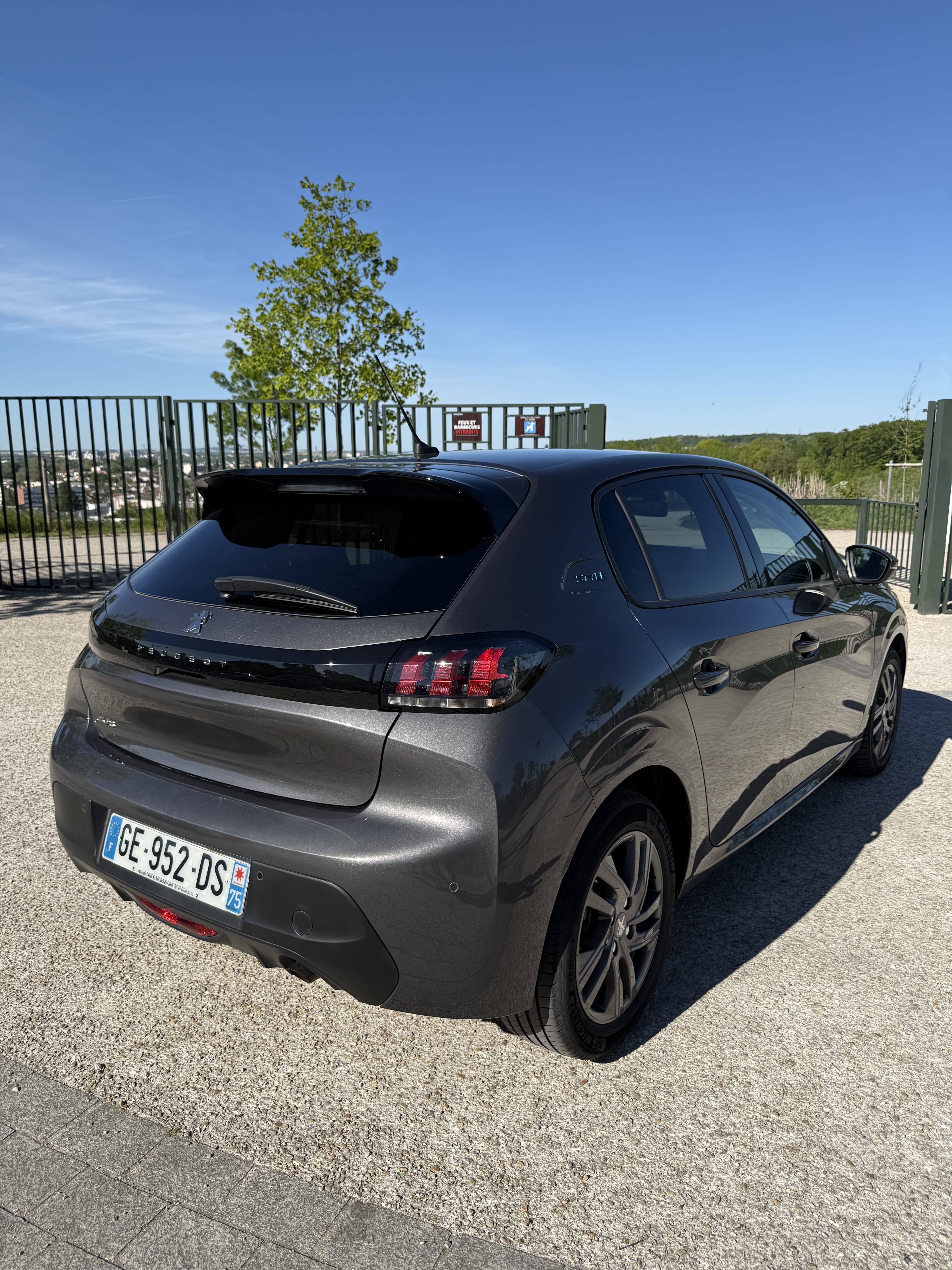 Peugeot 208 avec Climatisation