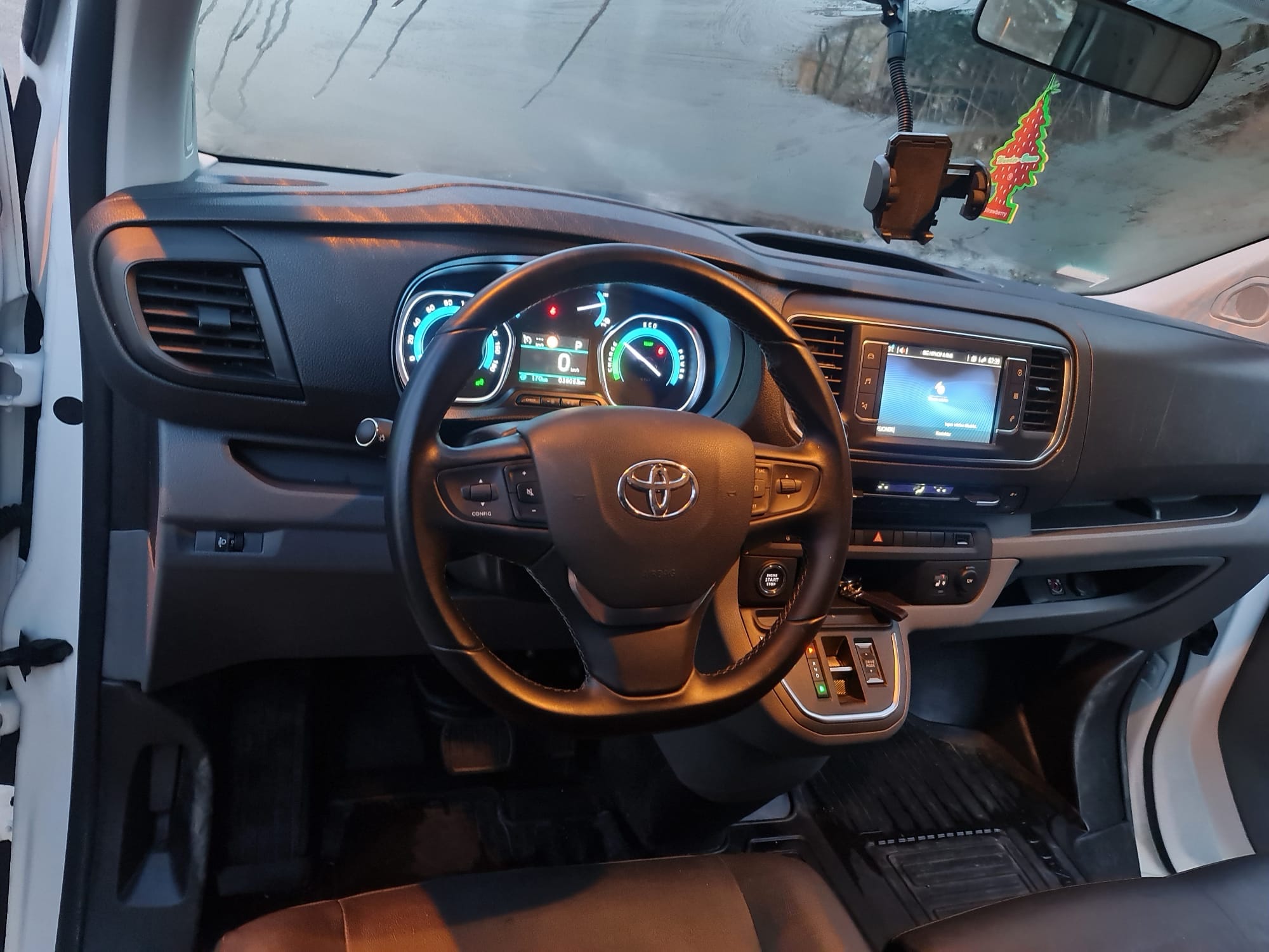 Toyota Proace Varebil with Bluetooth audio