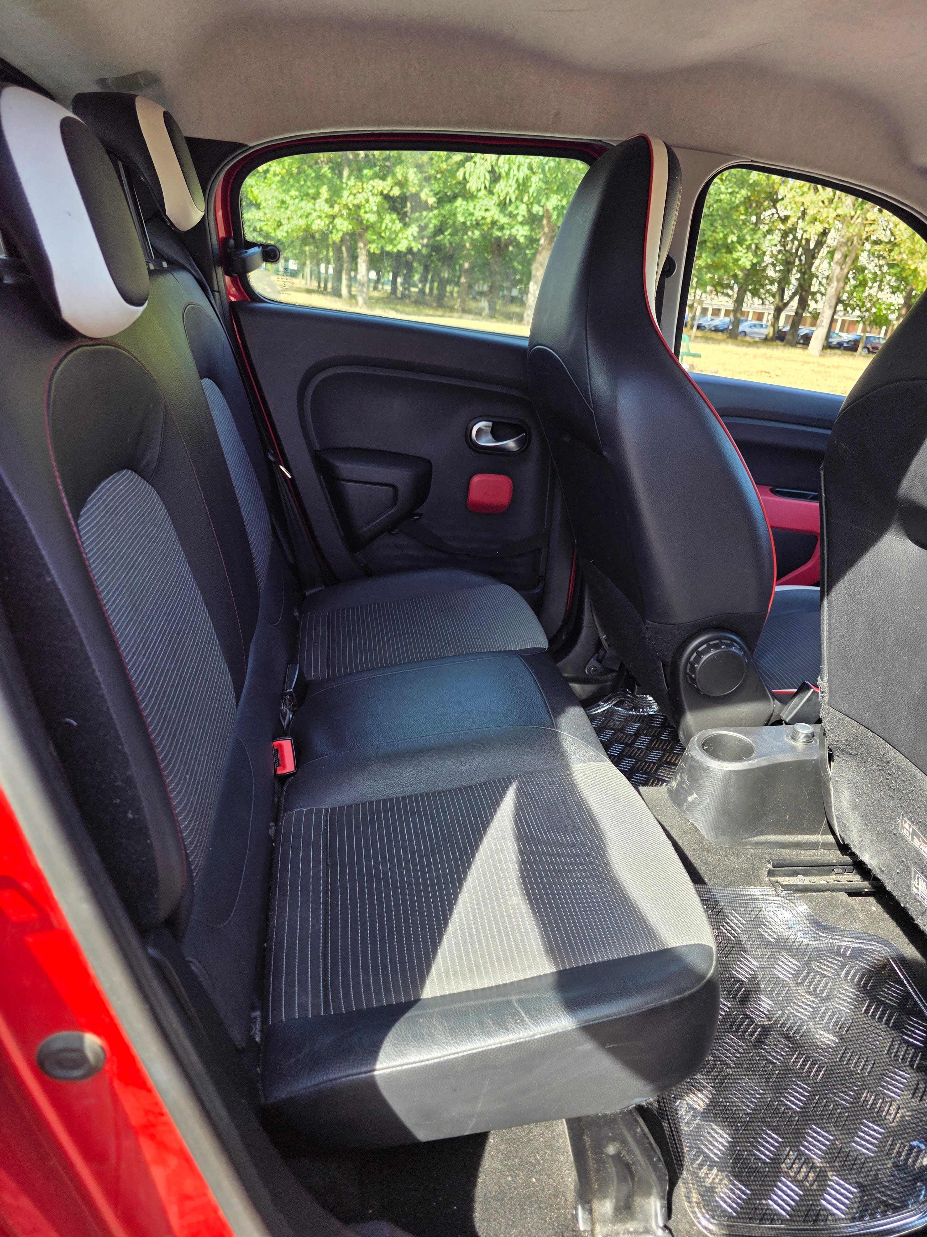 Renault Twingo III avec Entrée audio / iPod