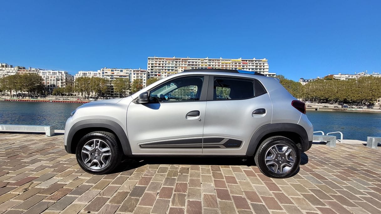Dacia Spring (GD741) (Clim, Bluetooth, USB, GPS,...) avec Climatisation