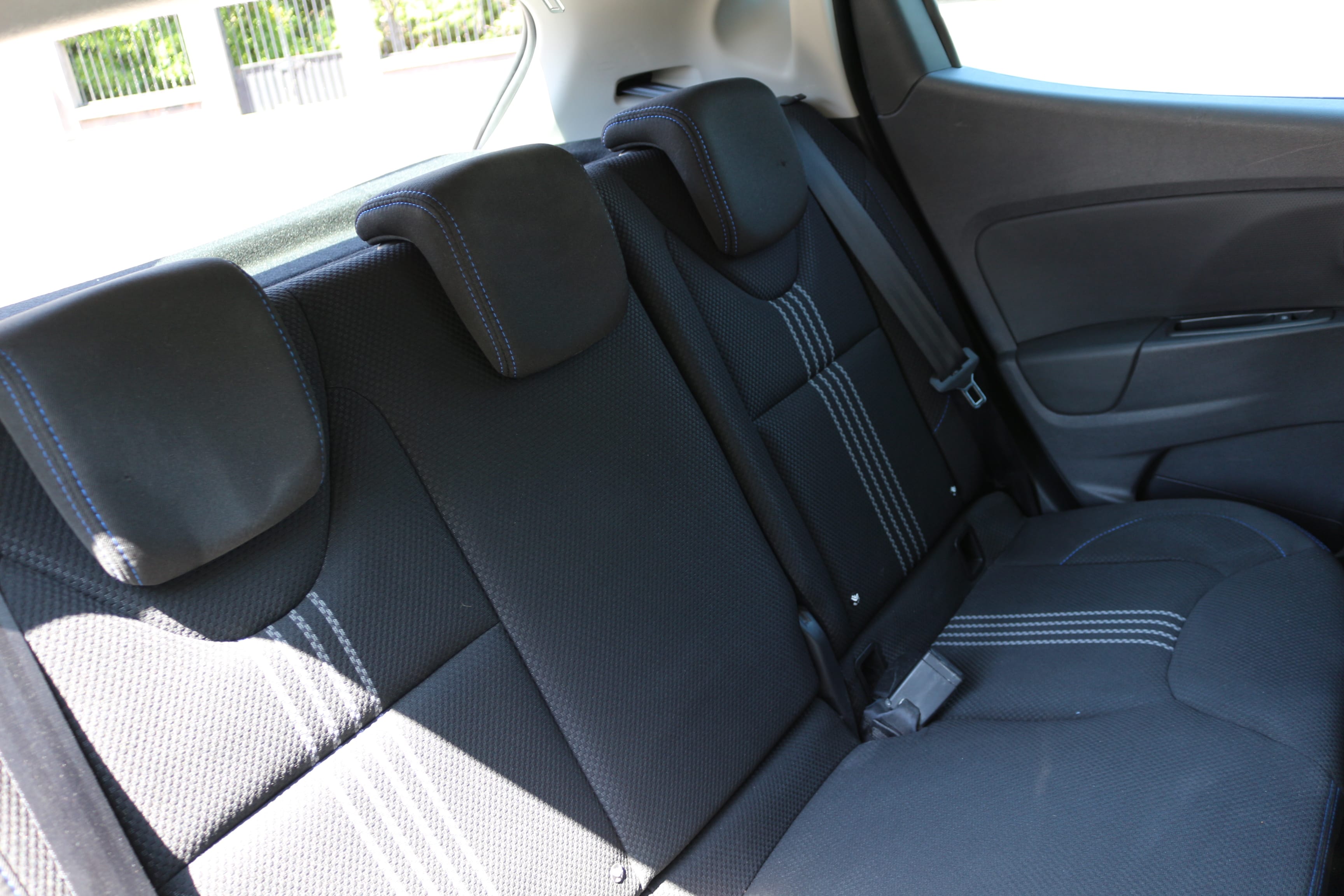 Renault Clio EV-439-YG avec Entrée audio / iPod