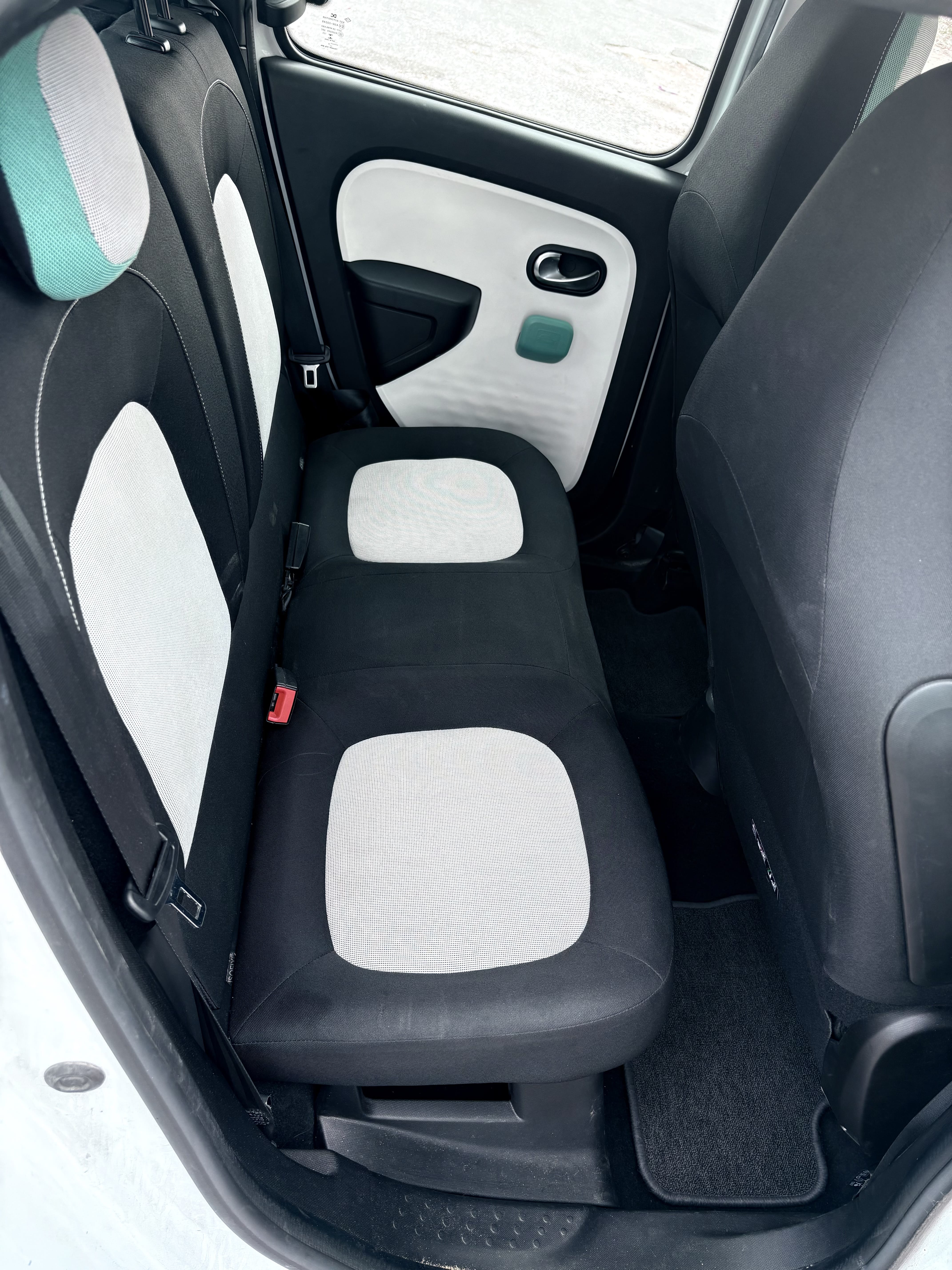 Renault Twingo III avec Entrée audio / iPod
