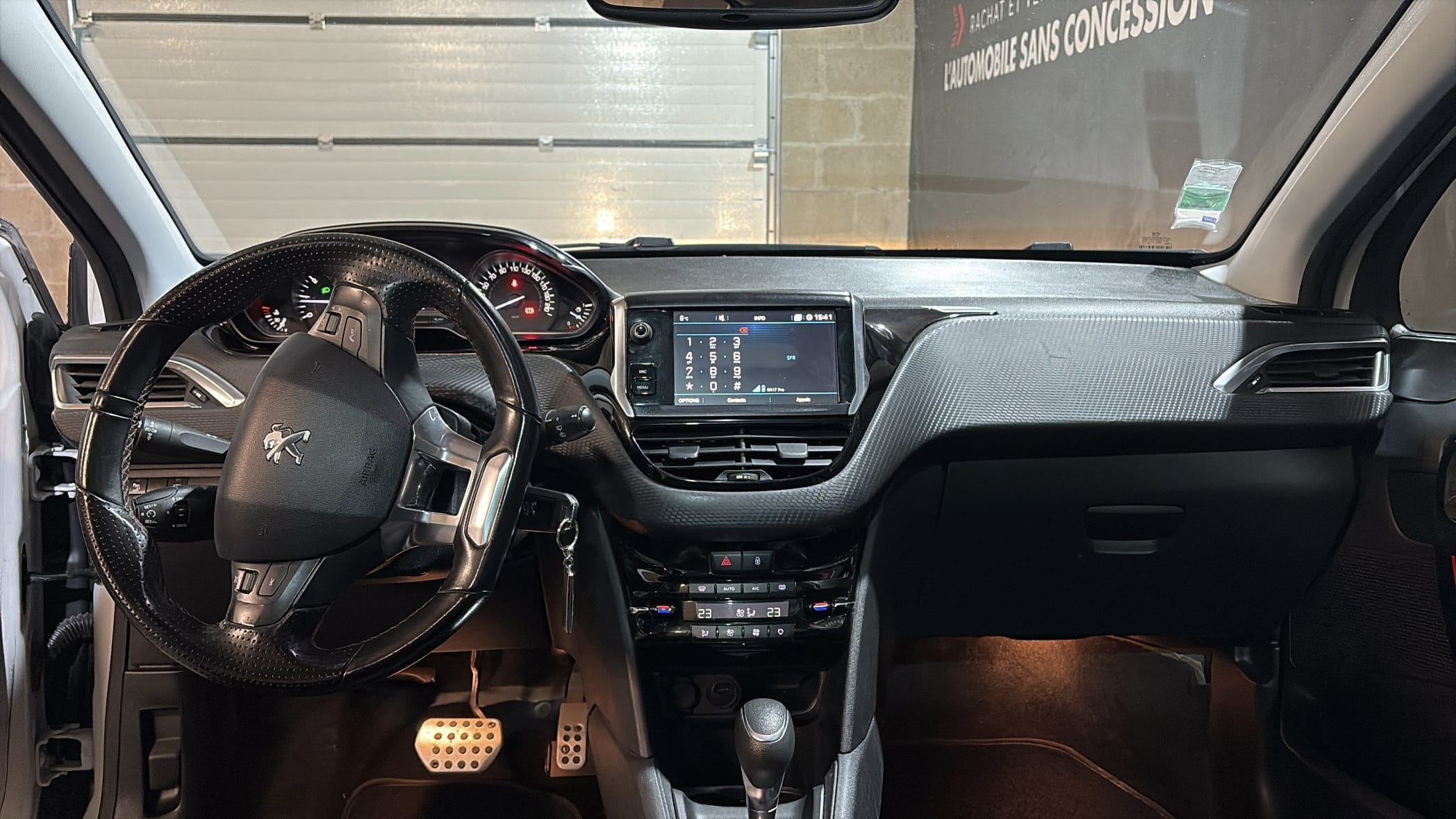 Peugeot 208 GT Line avec GPS