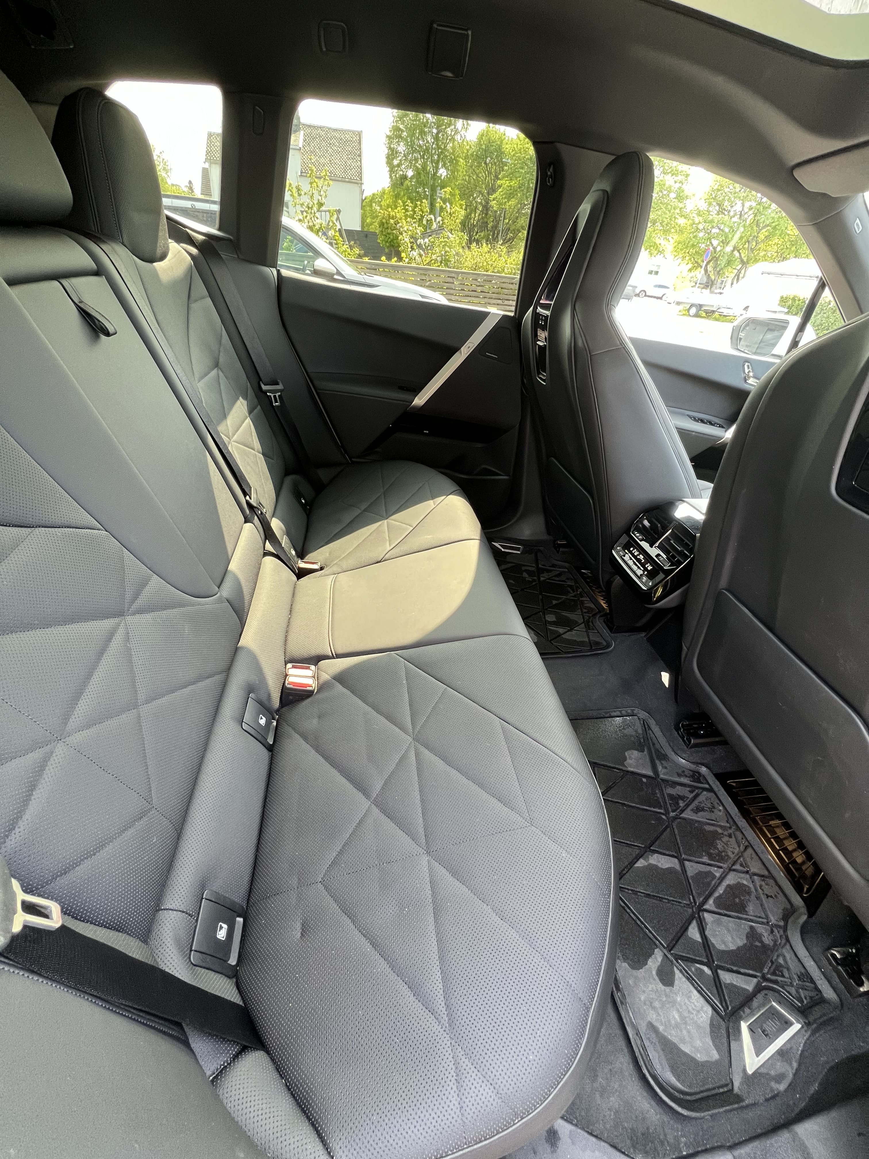 BMW iX xDrive40 med Firehjulstrekk