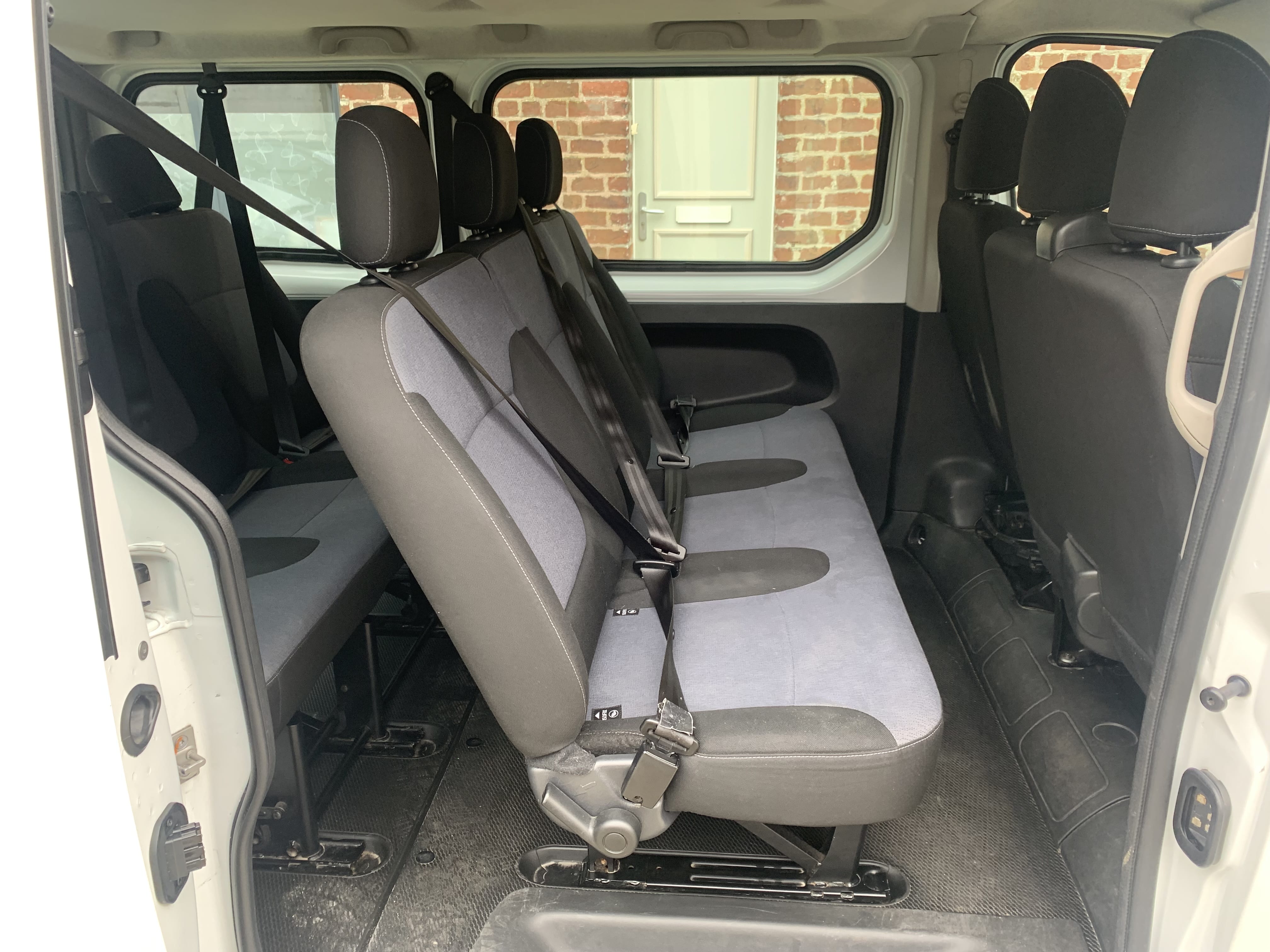 Opel Vivaro Combi mit Bluetooth-Audio