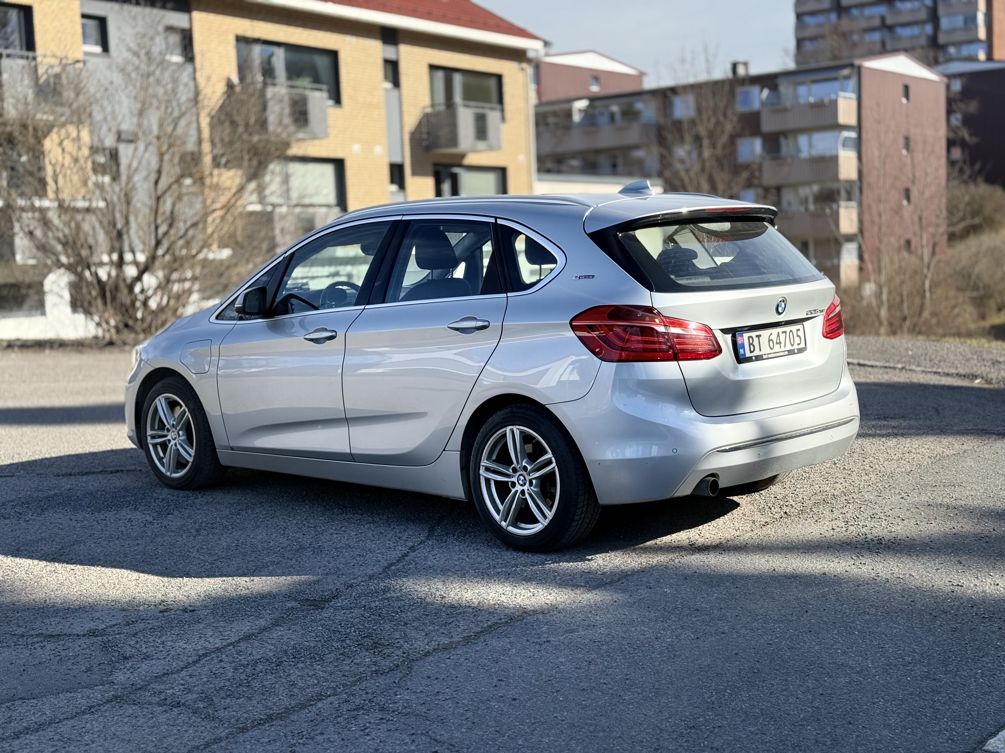 BMW  225xe Active Tourer 1.5 Bensin Hybrid 4x4 automat girkasse med GPS