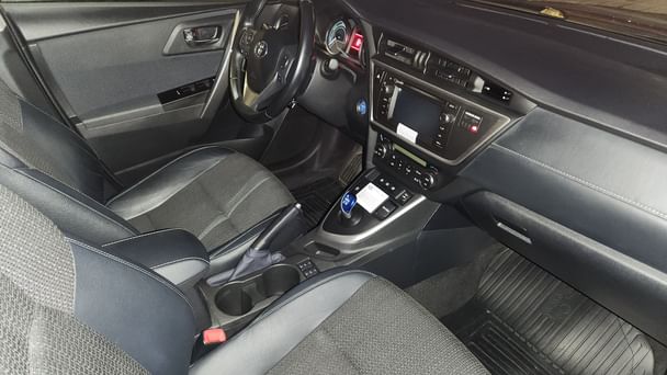 Toyota Auris 1,8 Bensin, Automat, perfekt for korte og lange kjøreturer. med GPS