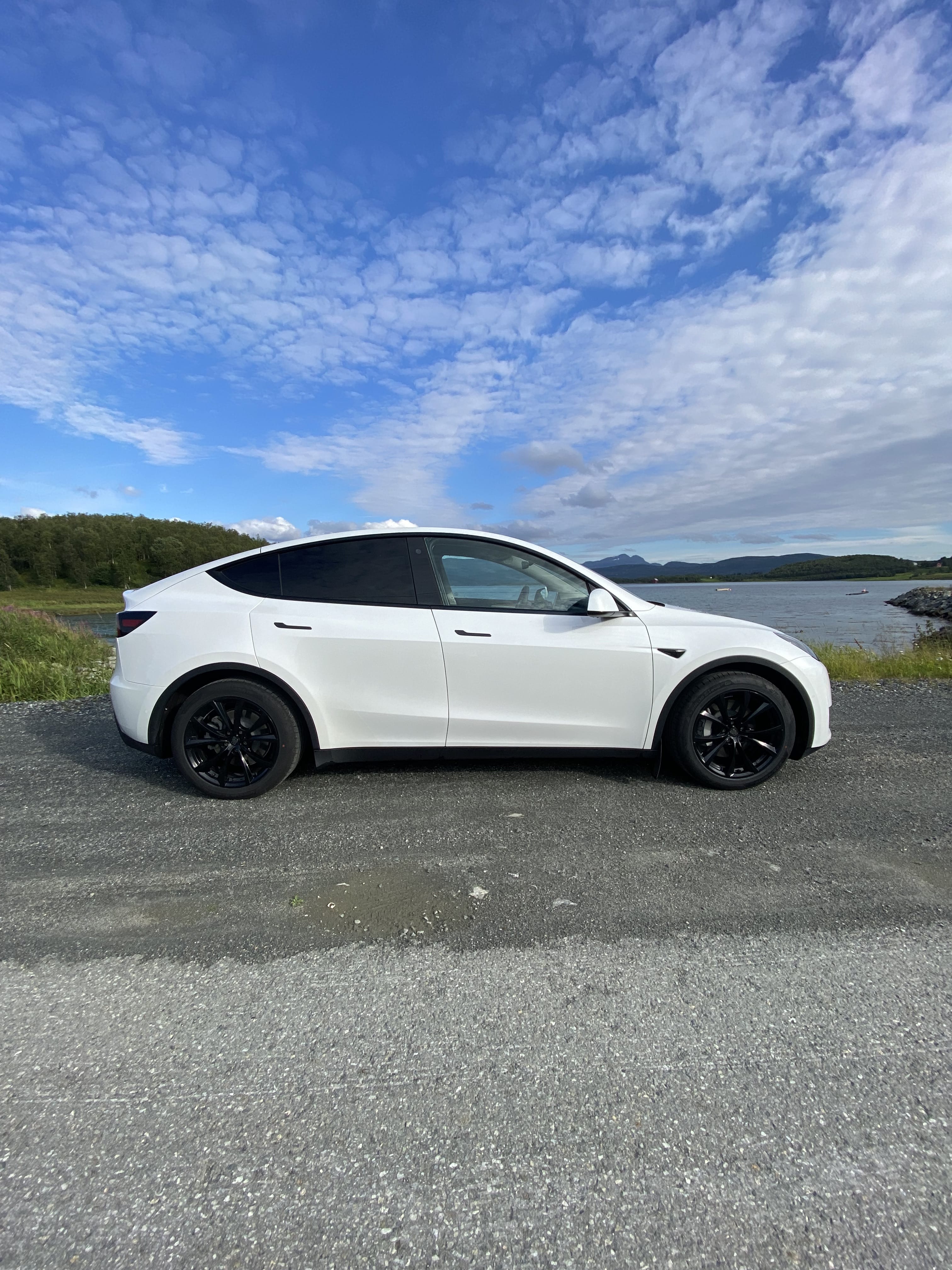 Tesla Model Y Performance med Aircondition